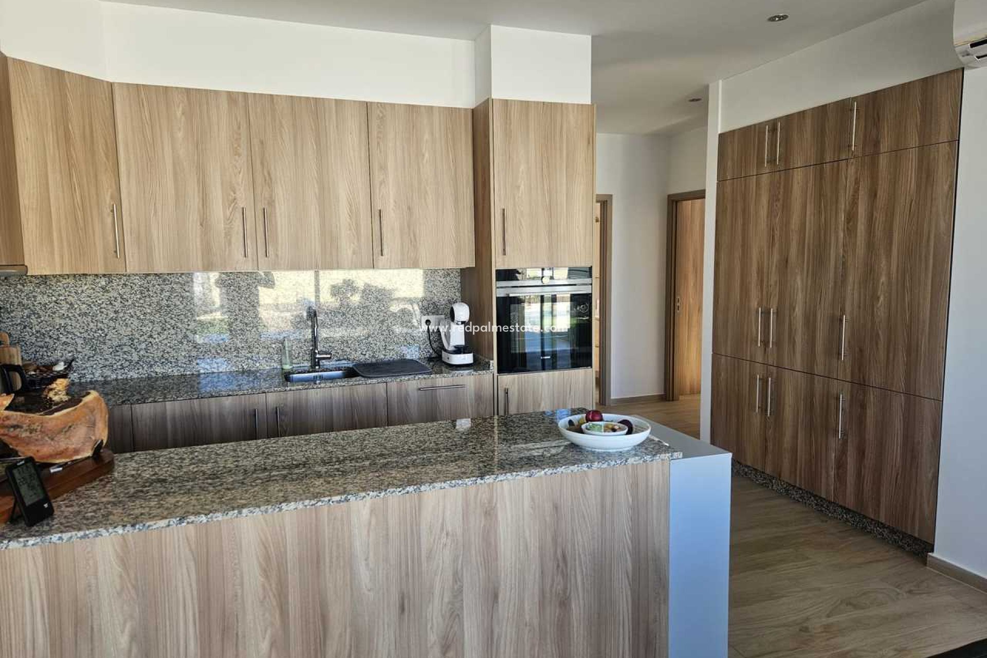 Resale - Villa -
Torrevieja