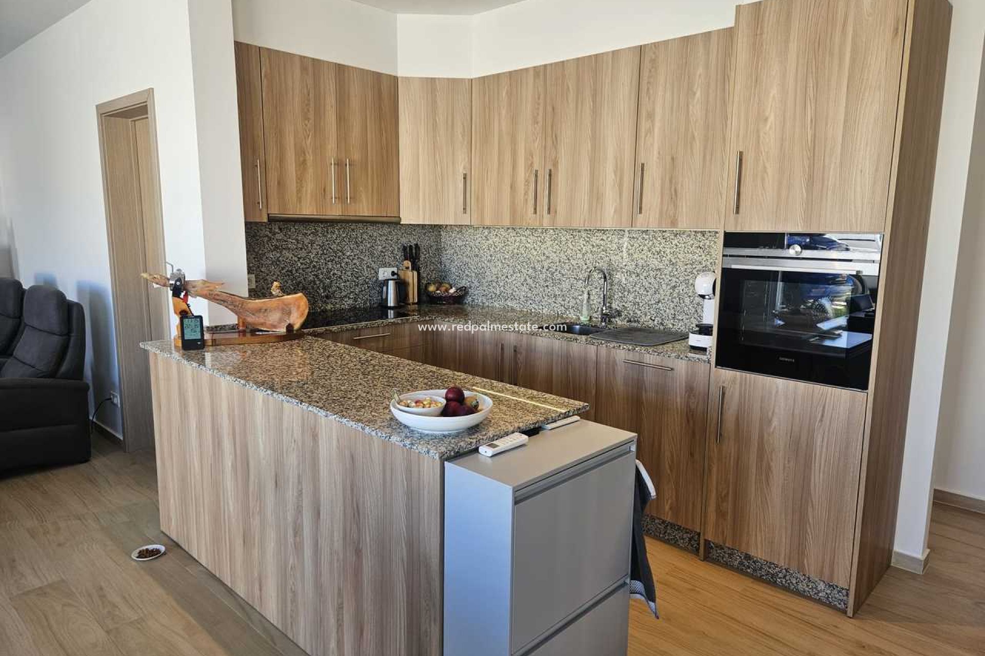 Resale - Villa -
Torrevieja