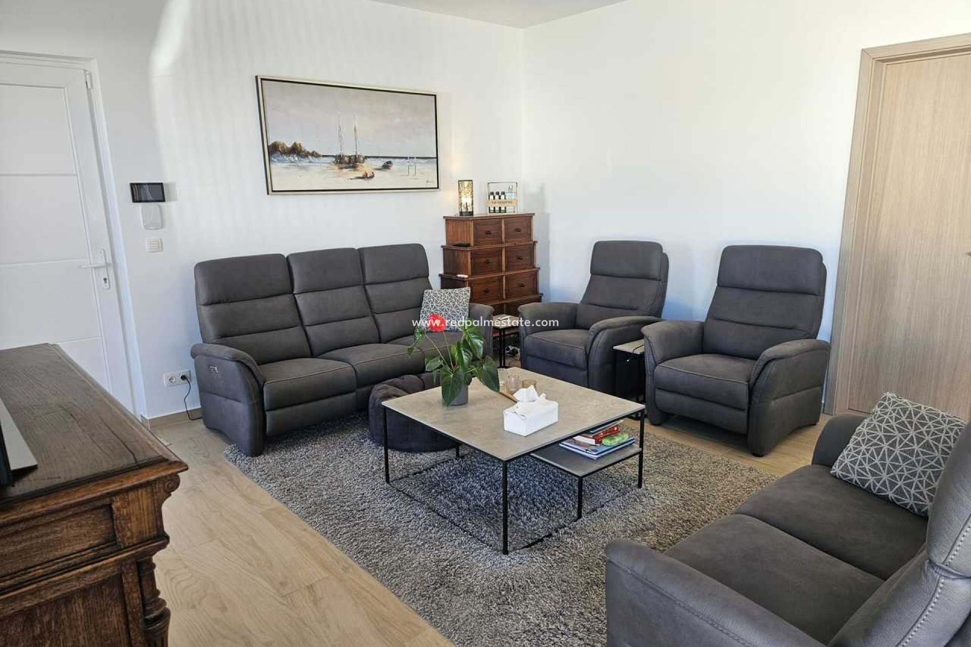 Resale - Villa -
Torrevieja