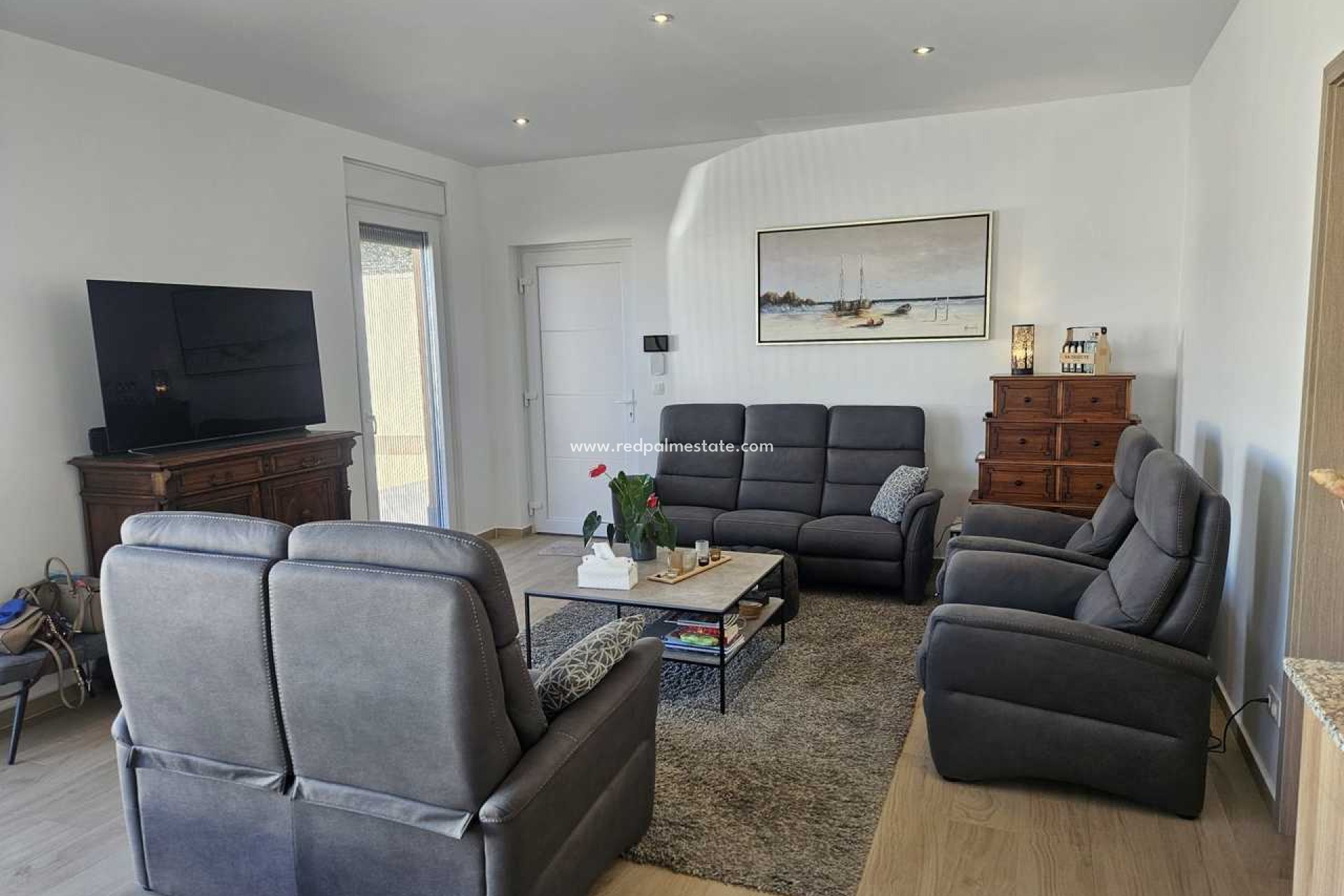 Resale - Villa -
Torrevieja