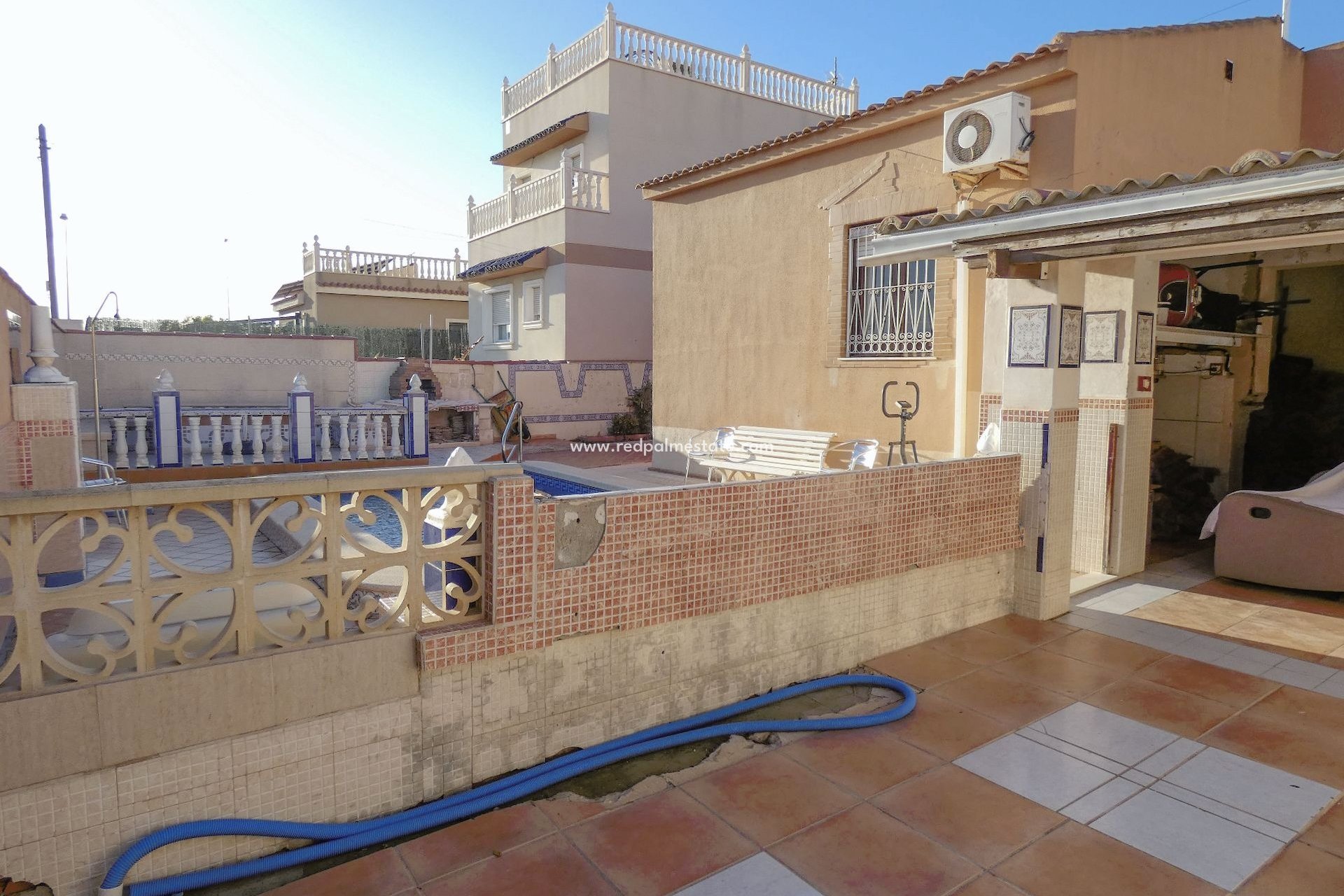 Resale - Villa -
Torrevieja