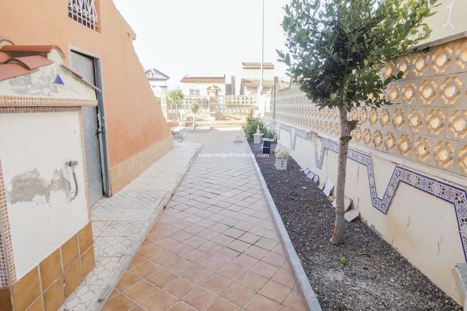 Resale - Villa -
Torrevieja