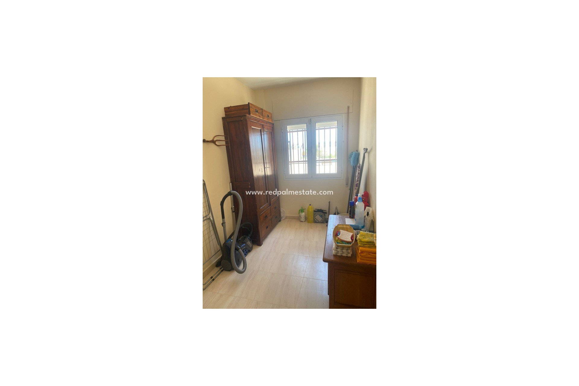 Resale - Villa -
Urcal