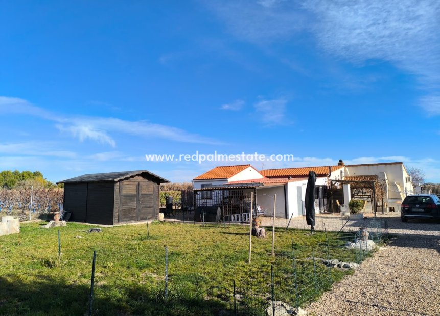 Resale - Villa -
Villena - Inland