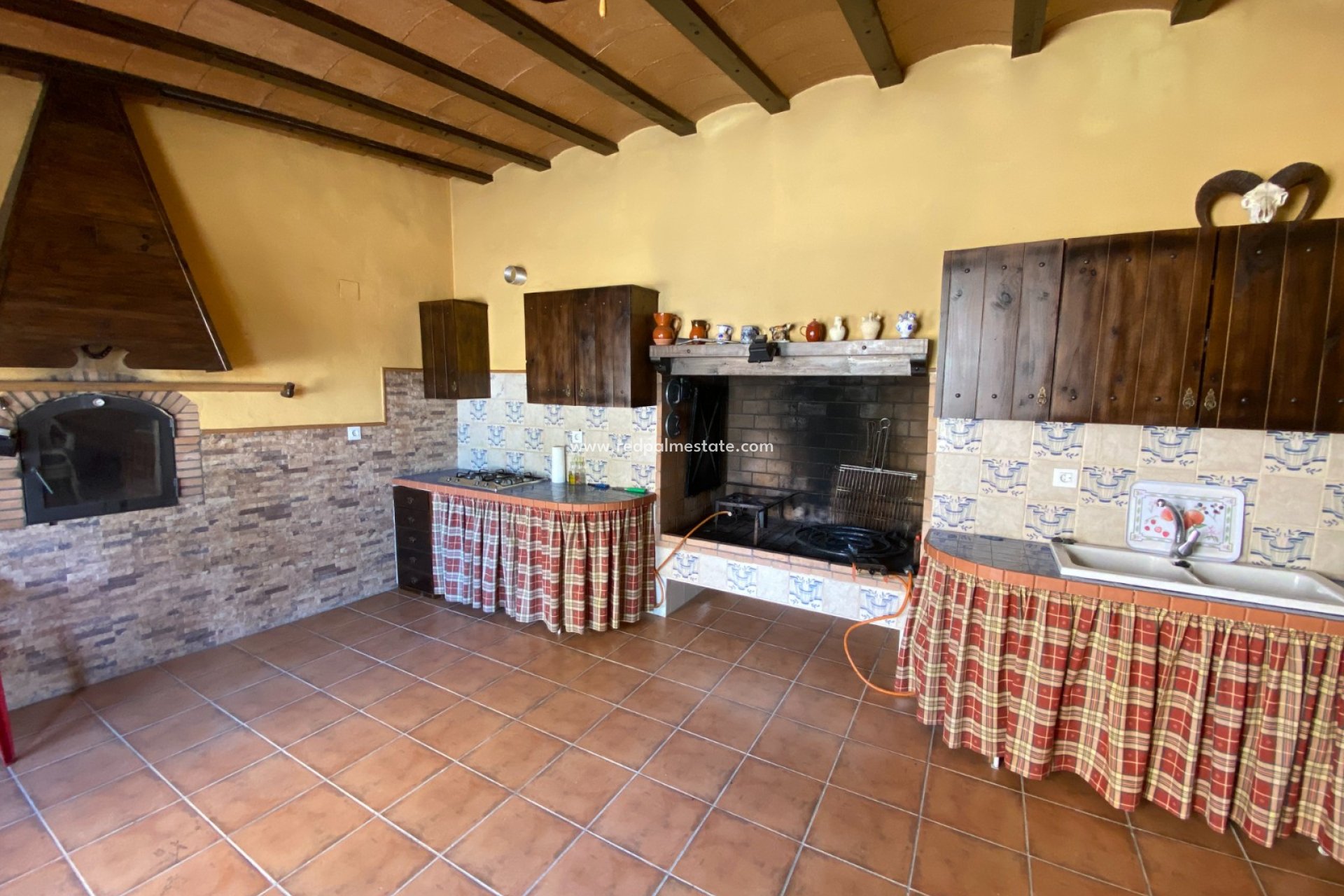 Resale - Villa -
Villena