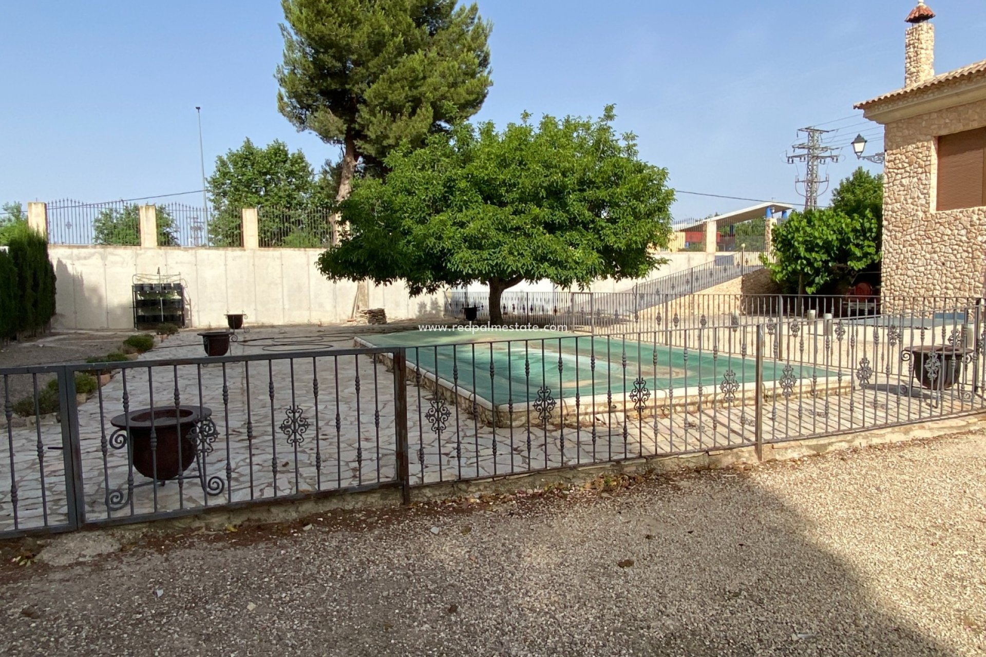 Resale - Villa -
Villena