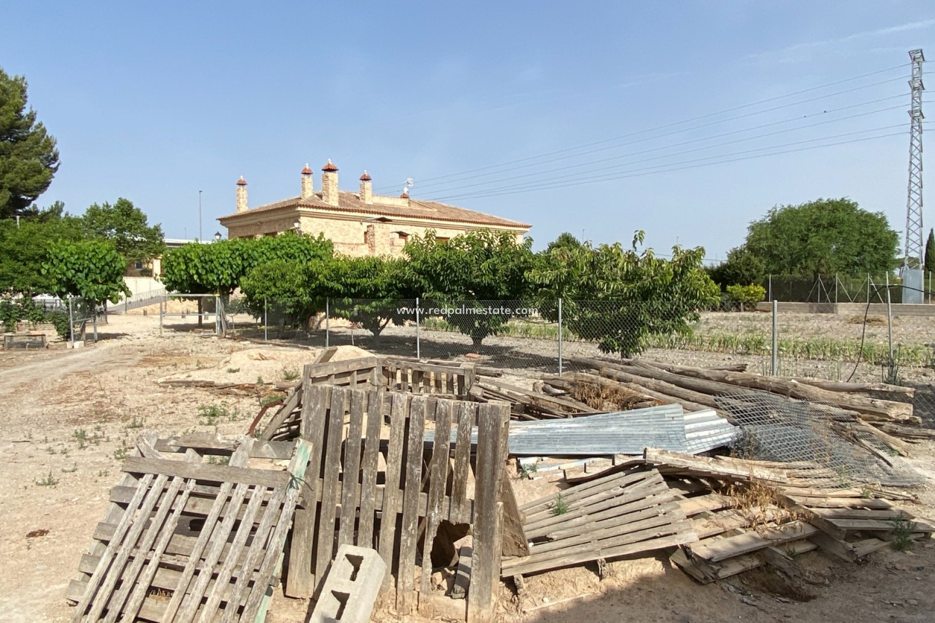 Resale - Villa -
Villena