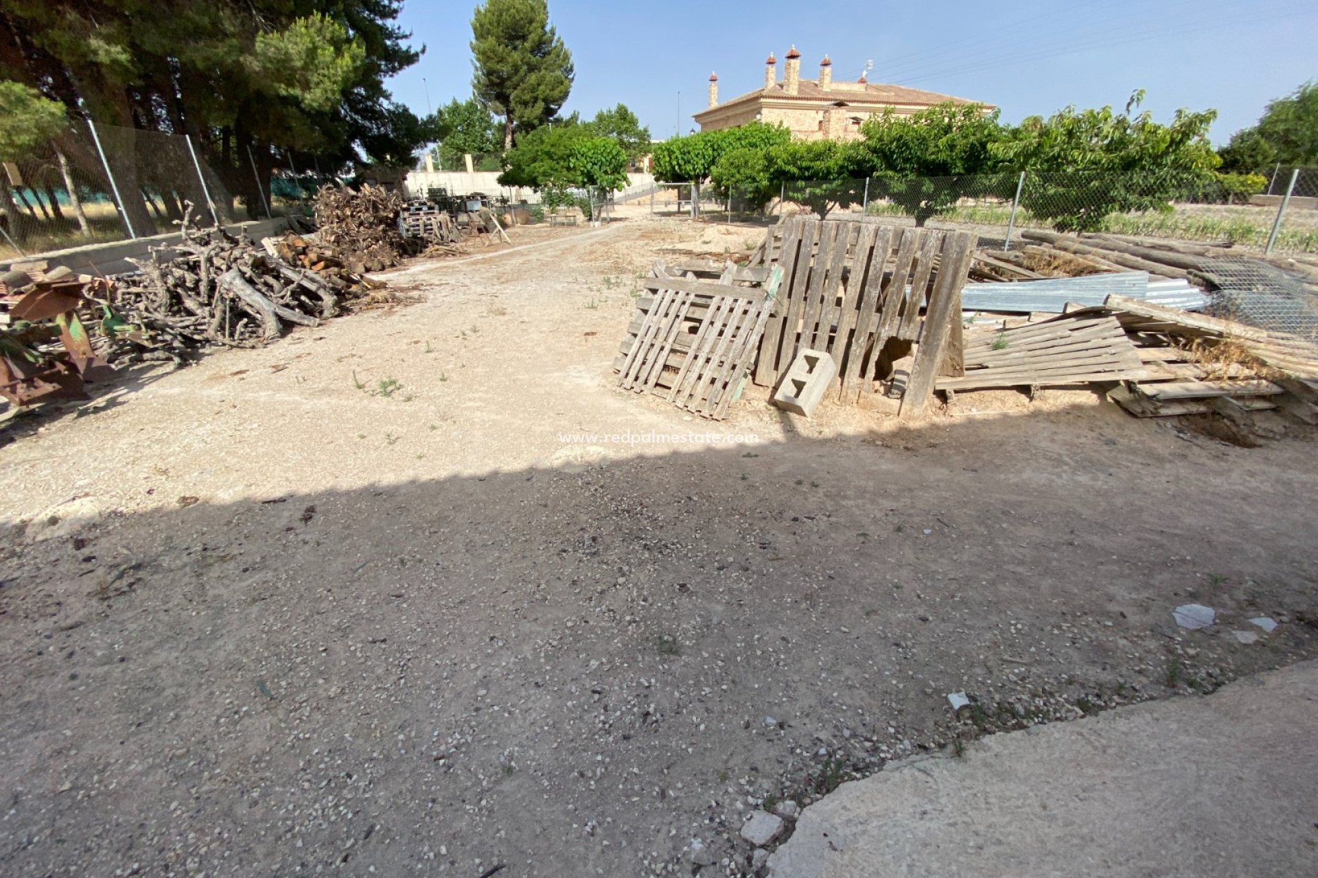 Resale - Villa -
Villena