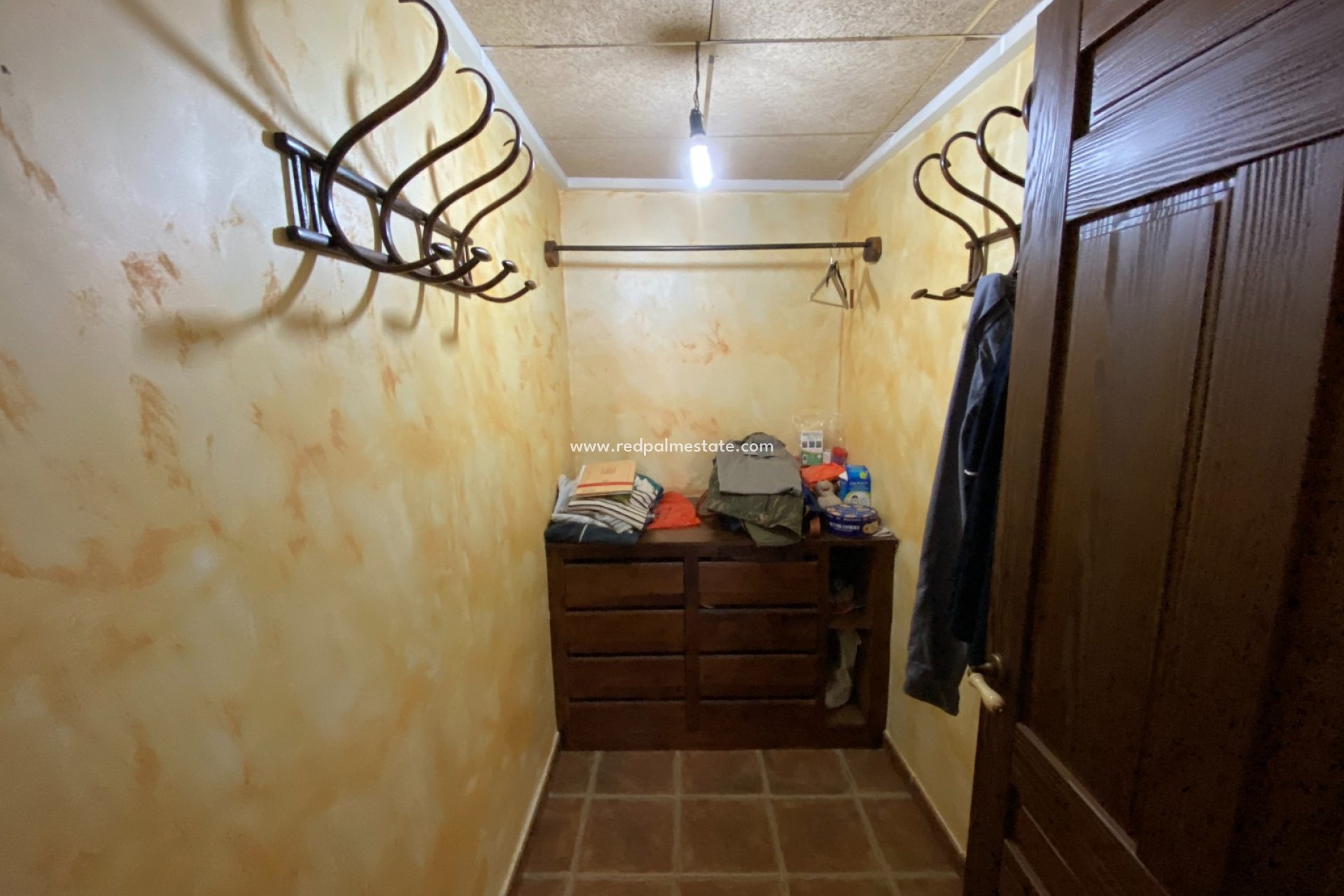 Resale - Villa -
Villena