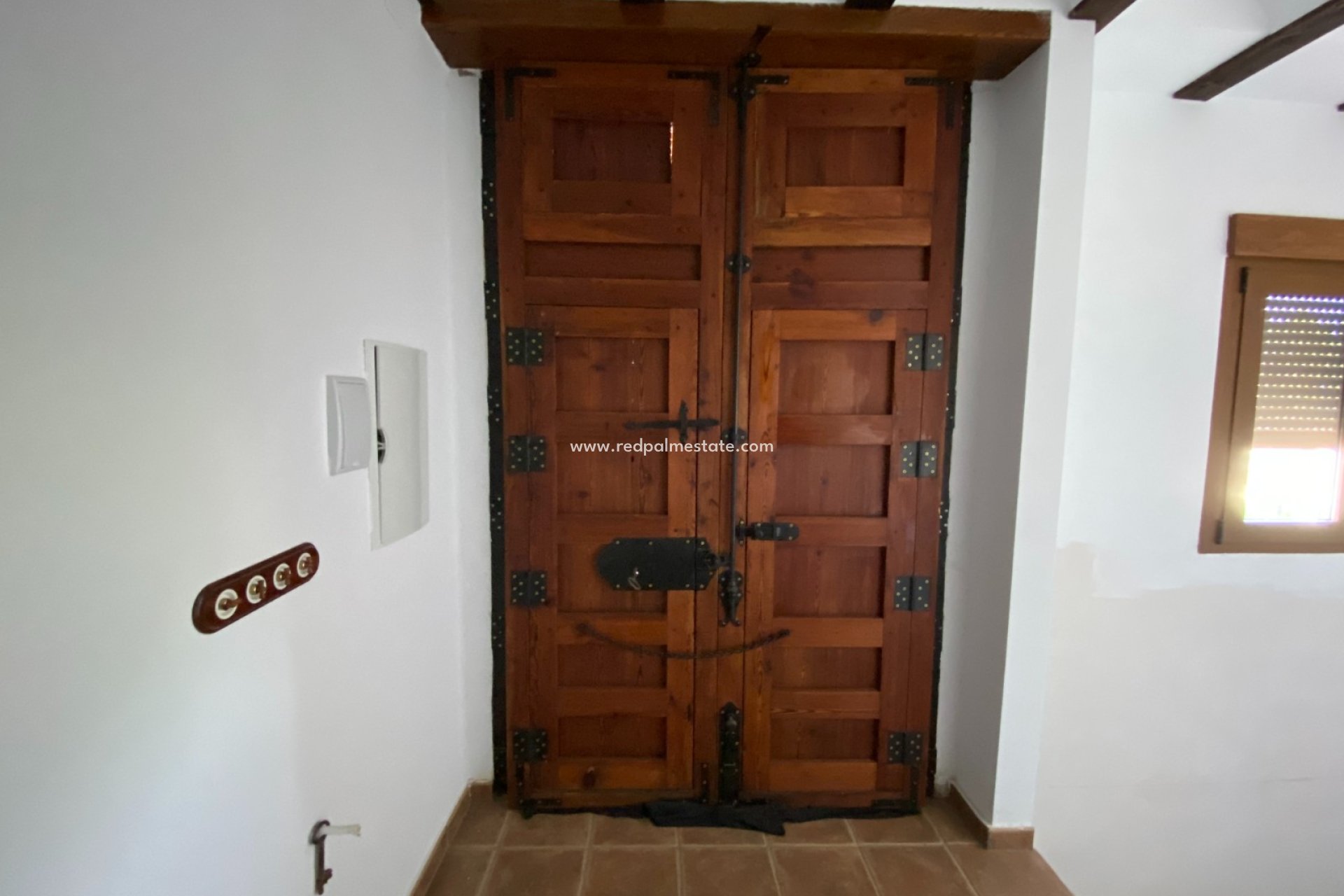 Resale - Villa -
Villena