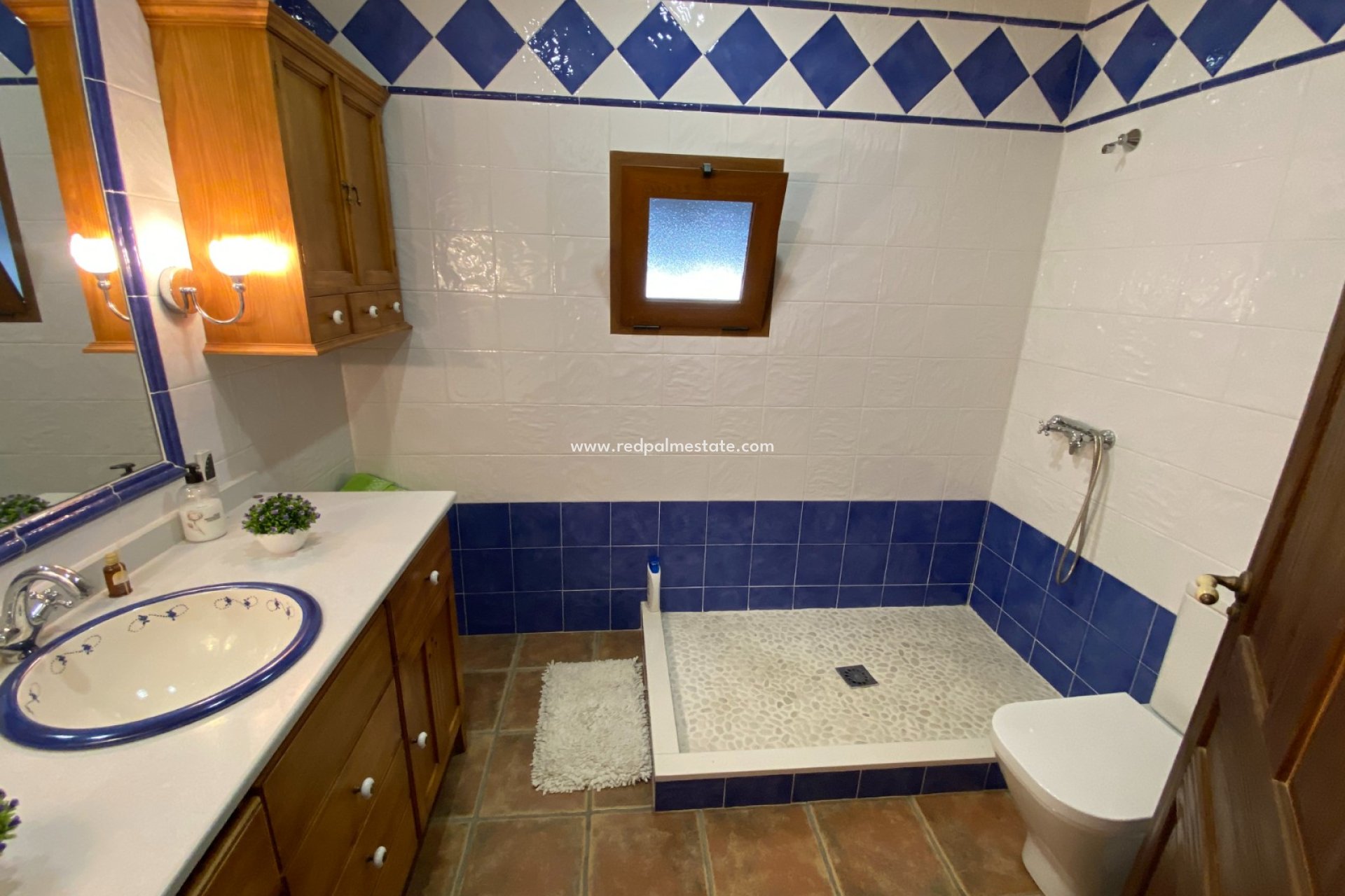 Resale - Villa -
Villena