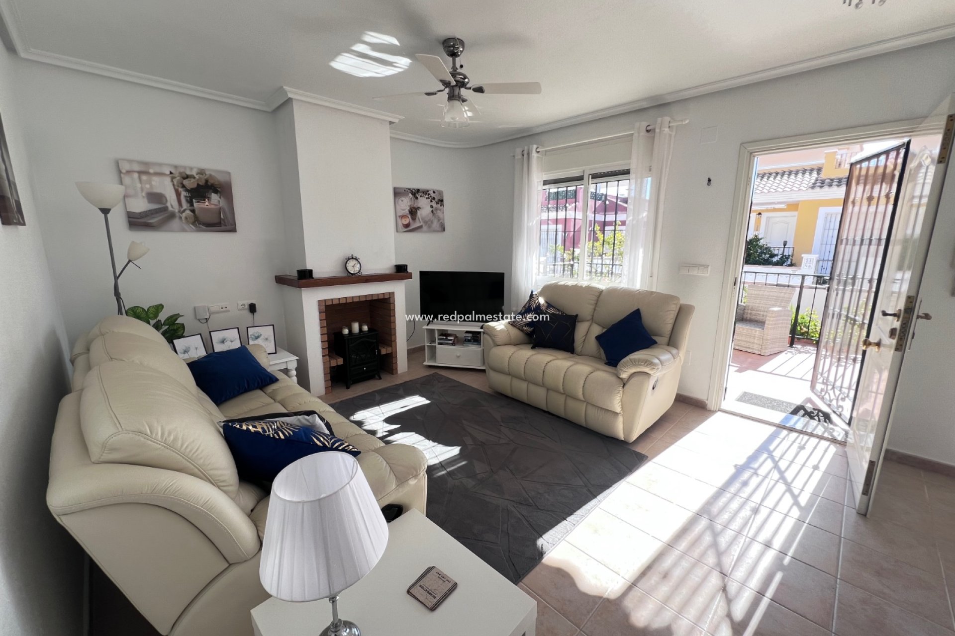 Resale - Villa -
Vistabella Golf Entre Naranjos - Inland