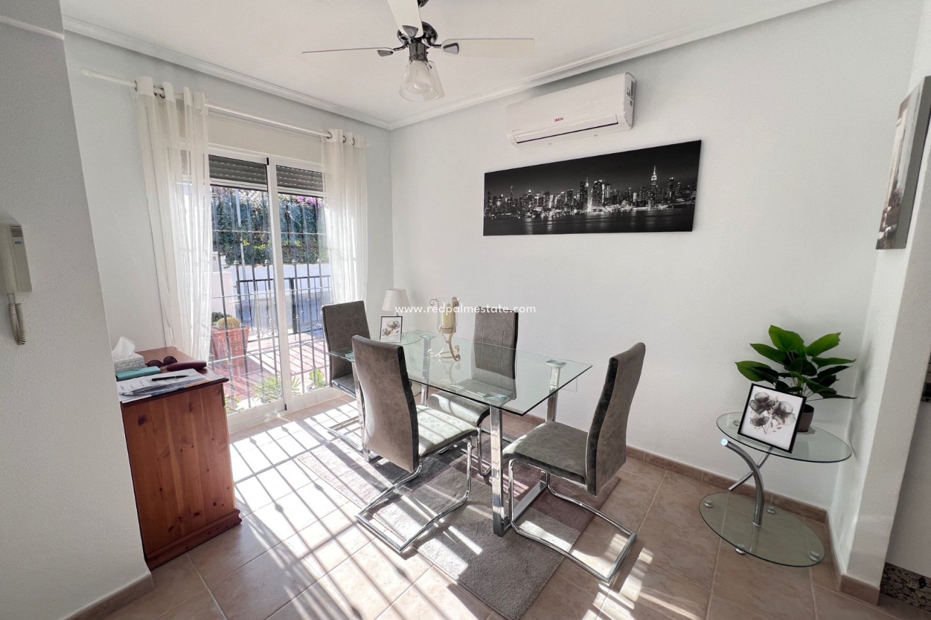 Resale - Villa -
Vistabella Golf Entre Naranjos - Inland