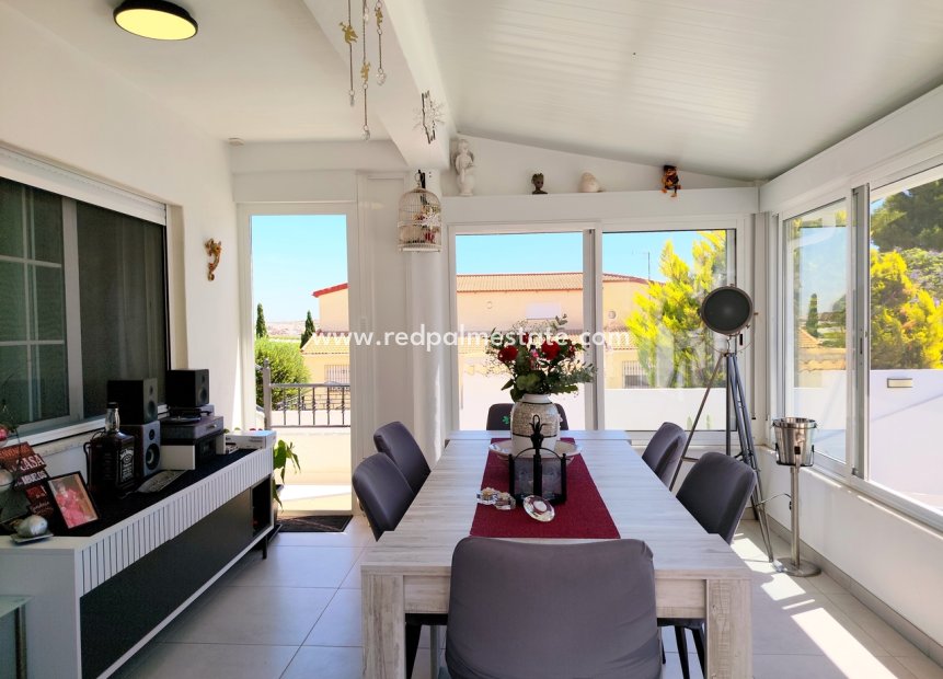 Resale - Villa -
Vistabella Golf Entre Naranjos - Inland