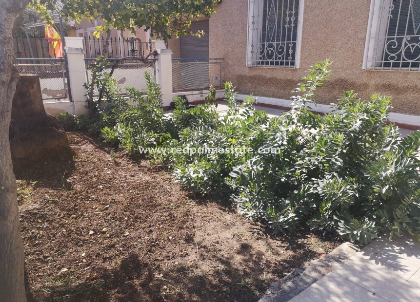 Reventa - 2. Casa de pueblo -
Montesinos - Los Montesinos