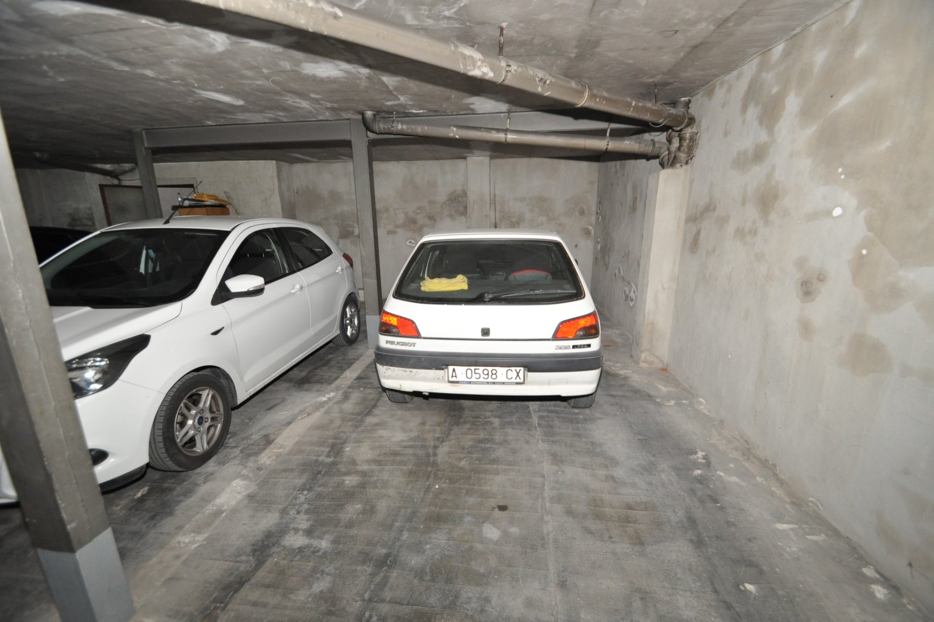 Reventa - Aparcamiento -
Pinoso - Inland