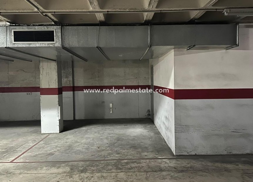 Reventa - Aparcamiento -
Torrevieja - Centro Torrevieja