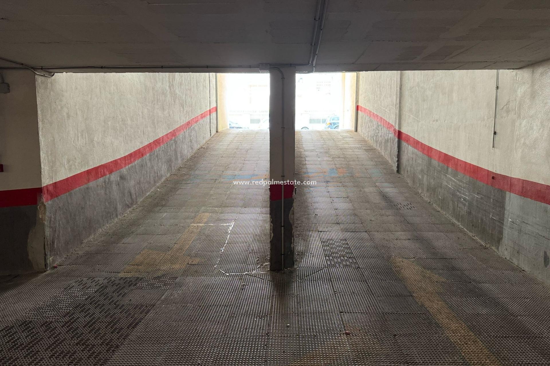 Reventa - Aparcamiento -
Torrevieja - Centro Torrevieja