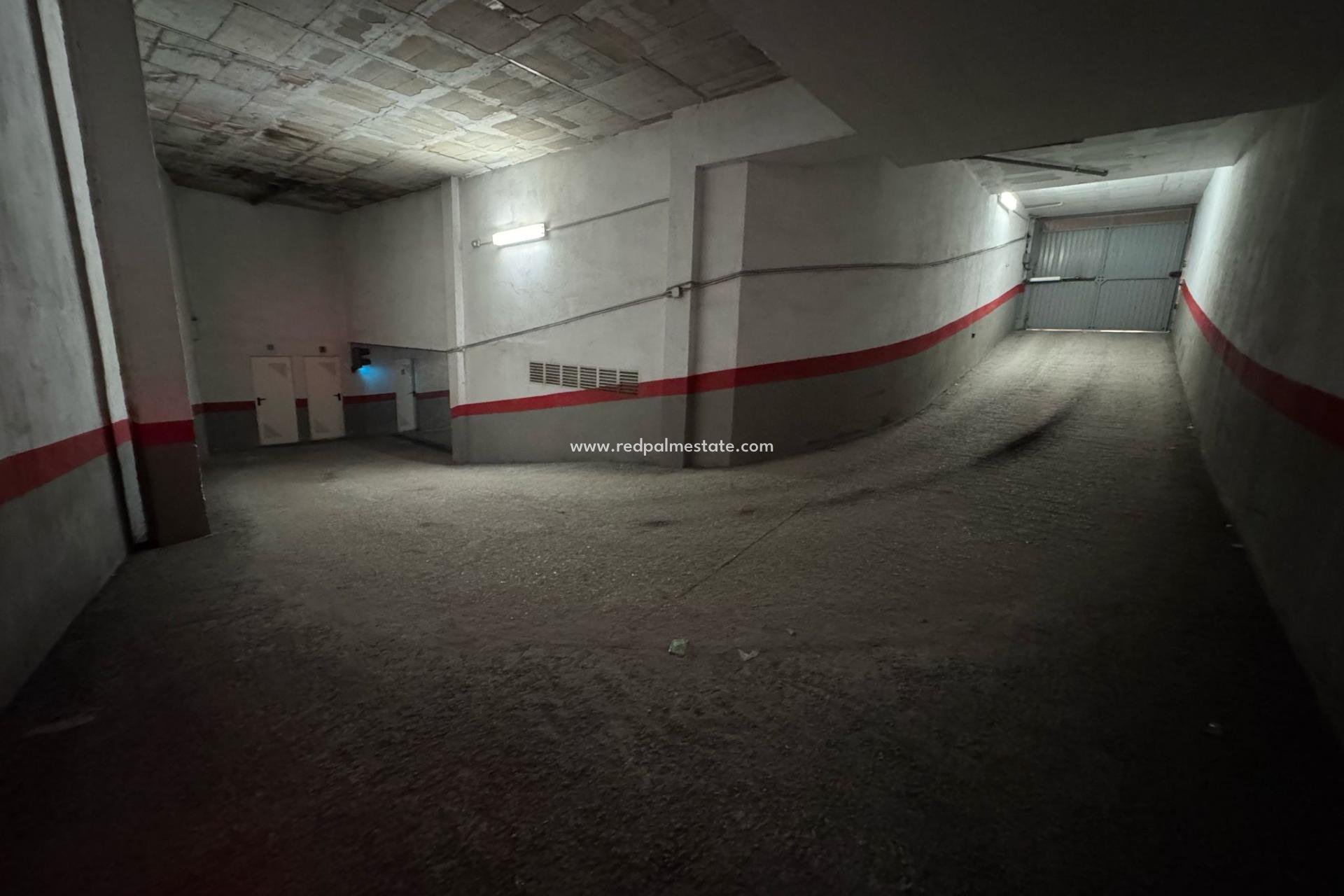 Reventa - Aparcamiento -
Torrevieja - Centro Torrevieja