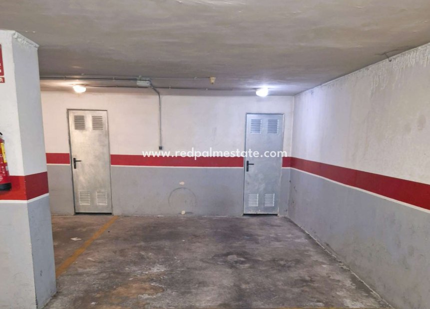 Reventa - Aparcamiento -
Torrevieja - Centro Torrevieja