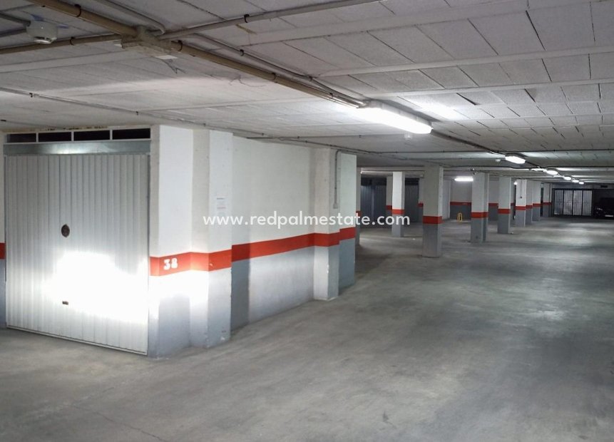 Reventa - Aparcamiento -
Torrevieja - Centro Torrevieja