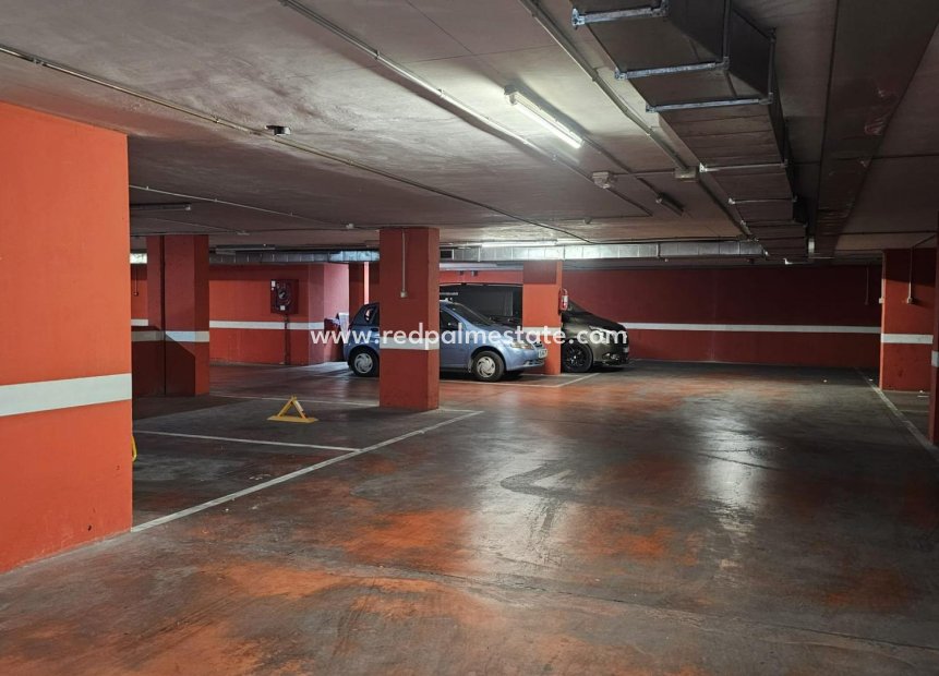 Reventa - Aparcamiento -
Torrevieja - Playa del Cura