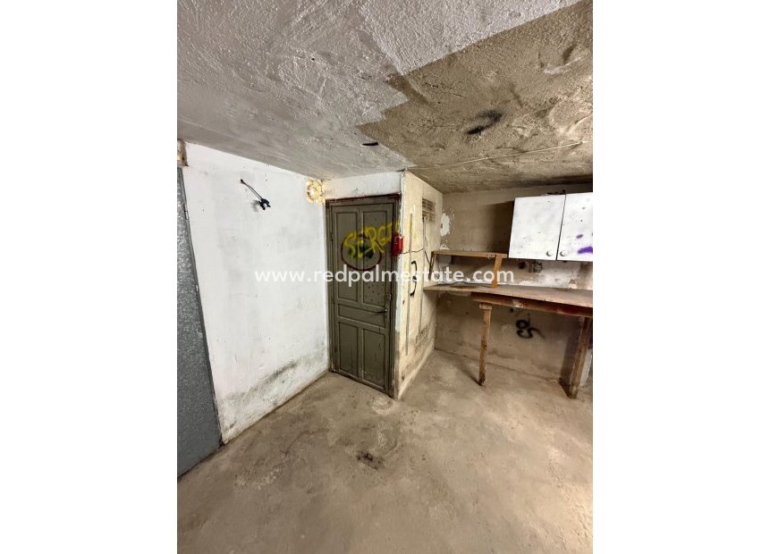 Reventa - Aparcamiento -
Torrevieja - Playa del Cura