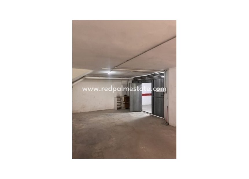Reventa - Aparcamiento -
Torrevieja