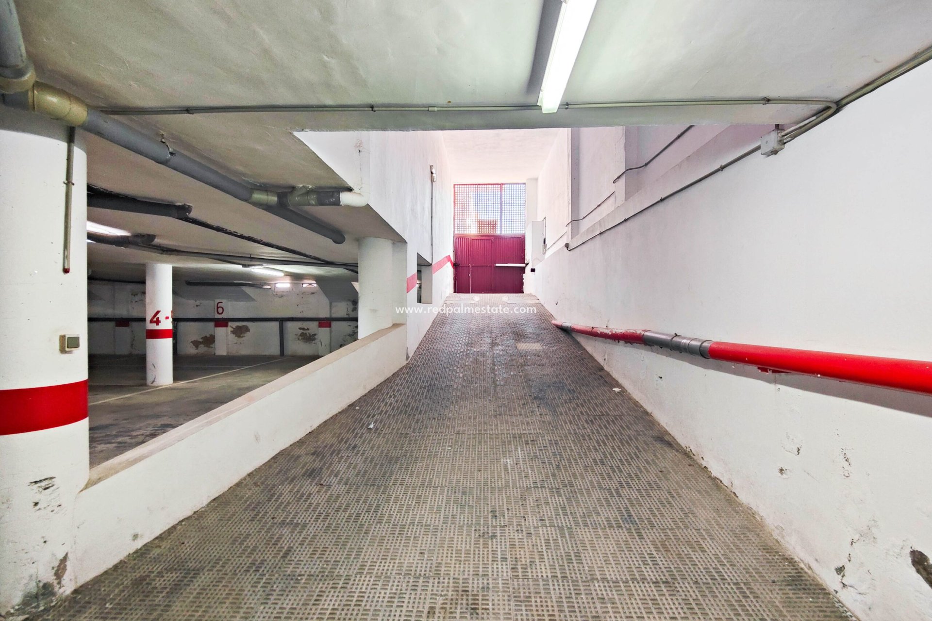 Reventa - Aparcamiento -
Torrevieja