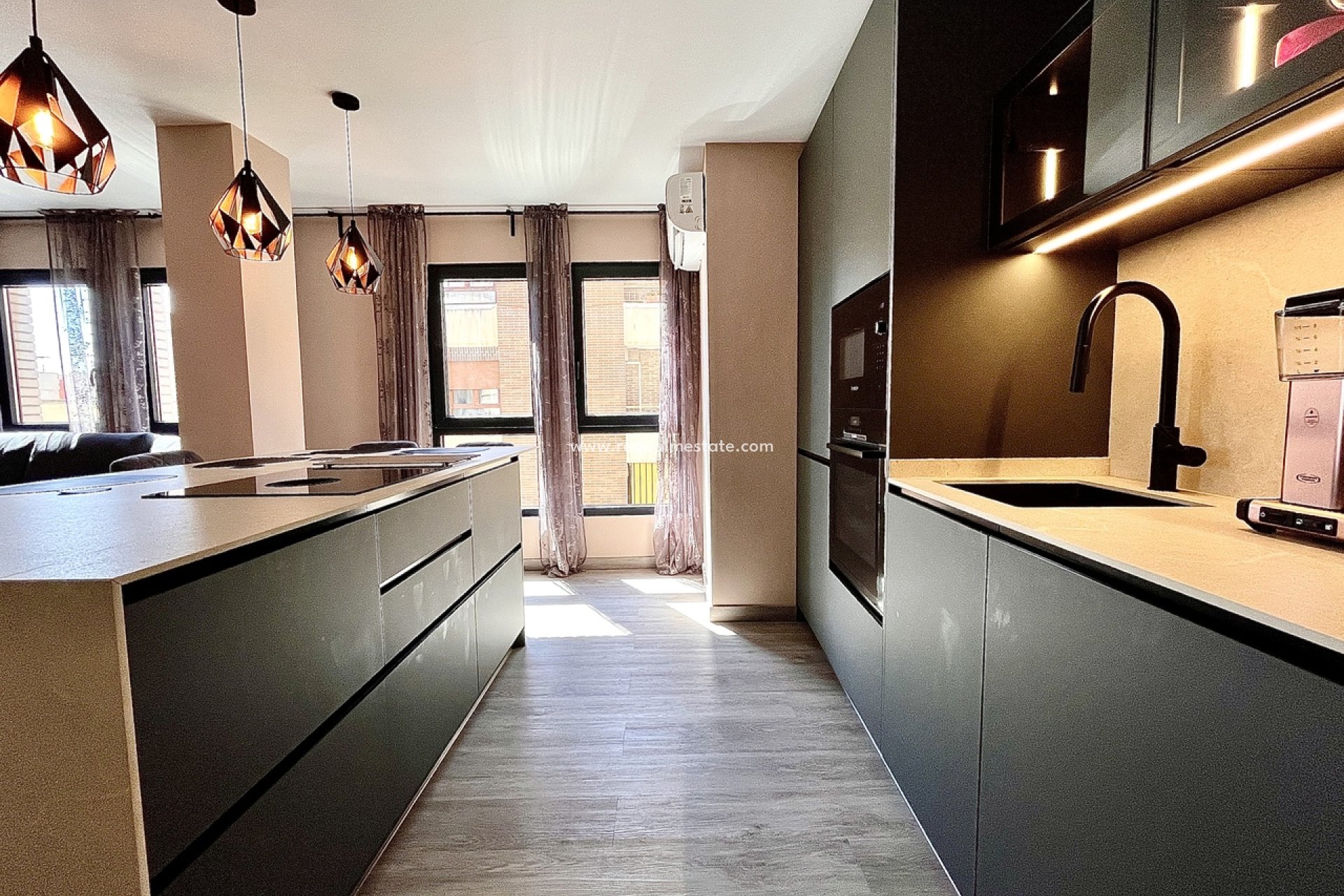 Reventa - Apartamento -
Almoradí - Inland