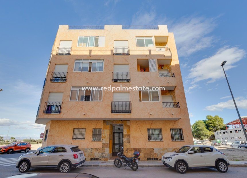 Reventa - Apartamento -
Almoradí - Parque De La U