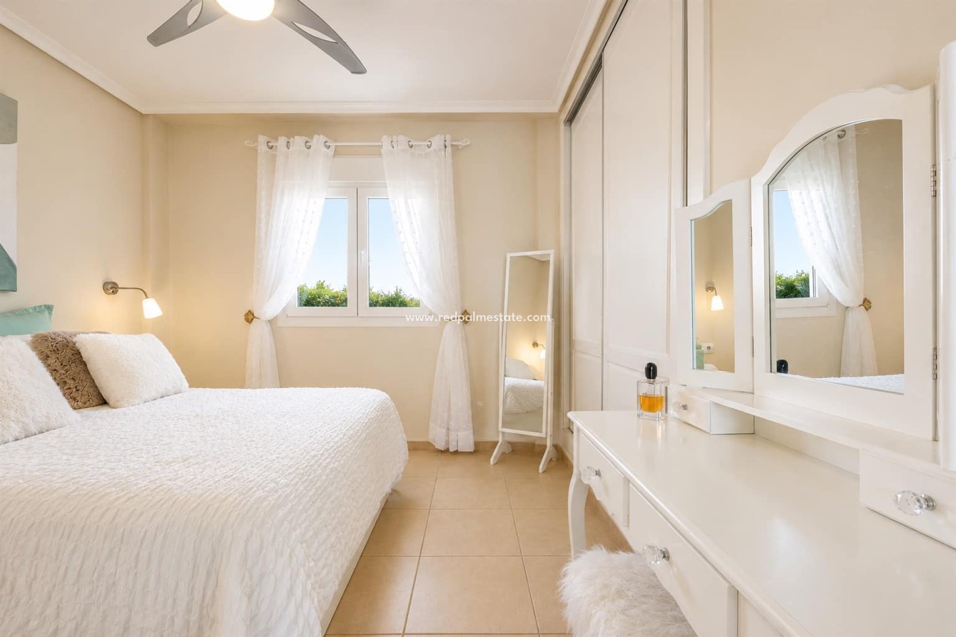 Reventa - Apartamento -
Altaona Golf and Country Club - Inland