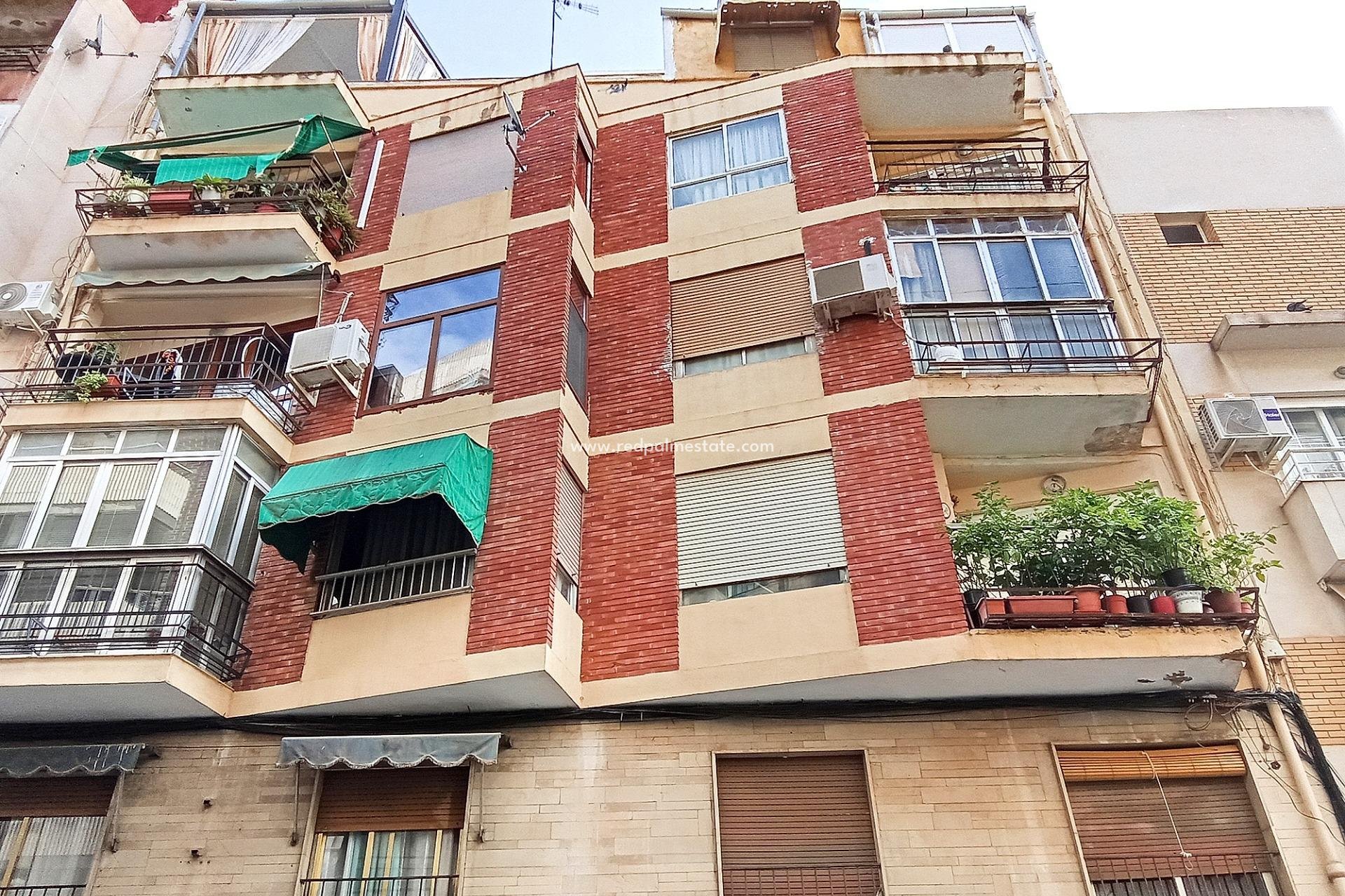 Reventa - Apartamento Ático -
Alicante - Altozano