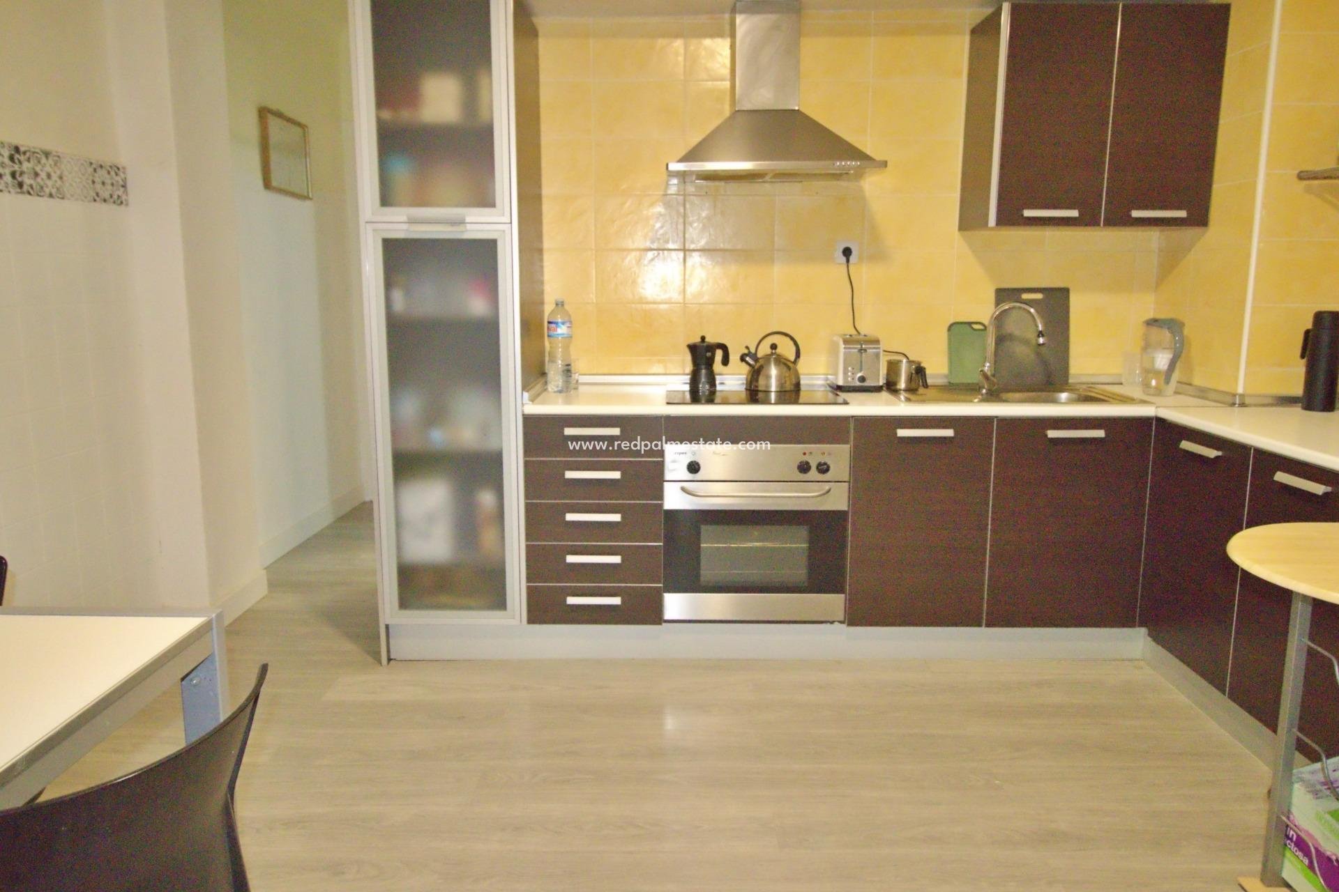 Reventa - Apartamento -
Elche - Plaza Crevillente-juzgados
