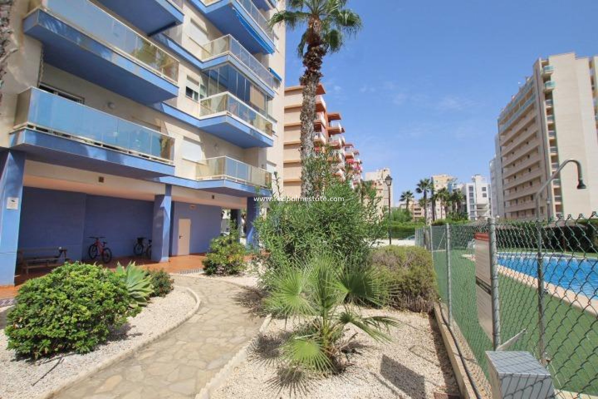 Reventa - Apartamento -
Guardamar del Segura - Avenida del Puerto