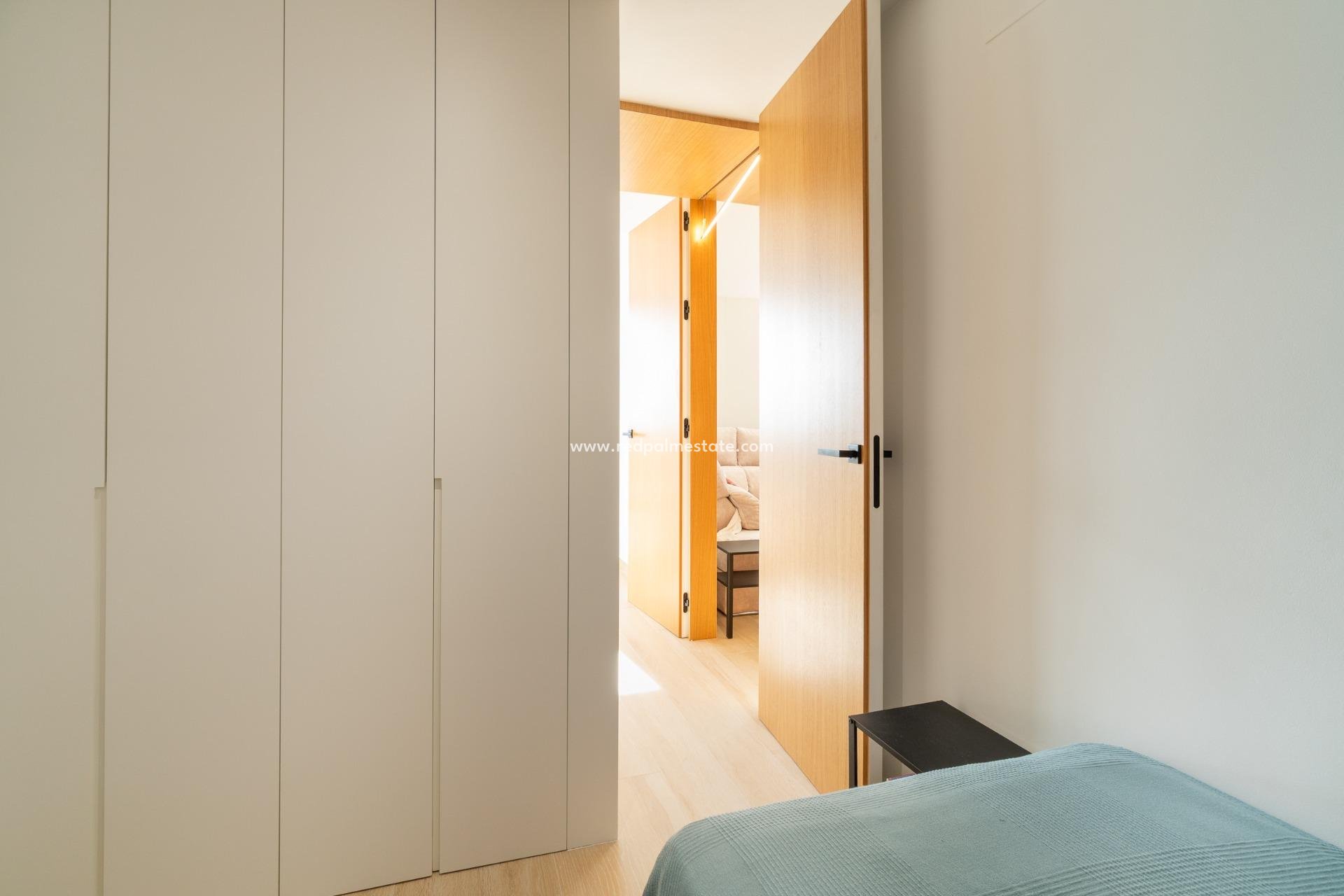 Reventa - Apartamento -
Guardamar del Segura - Puerto Deportivo