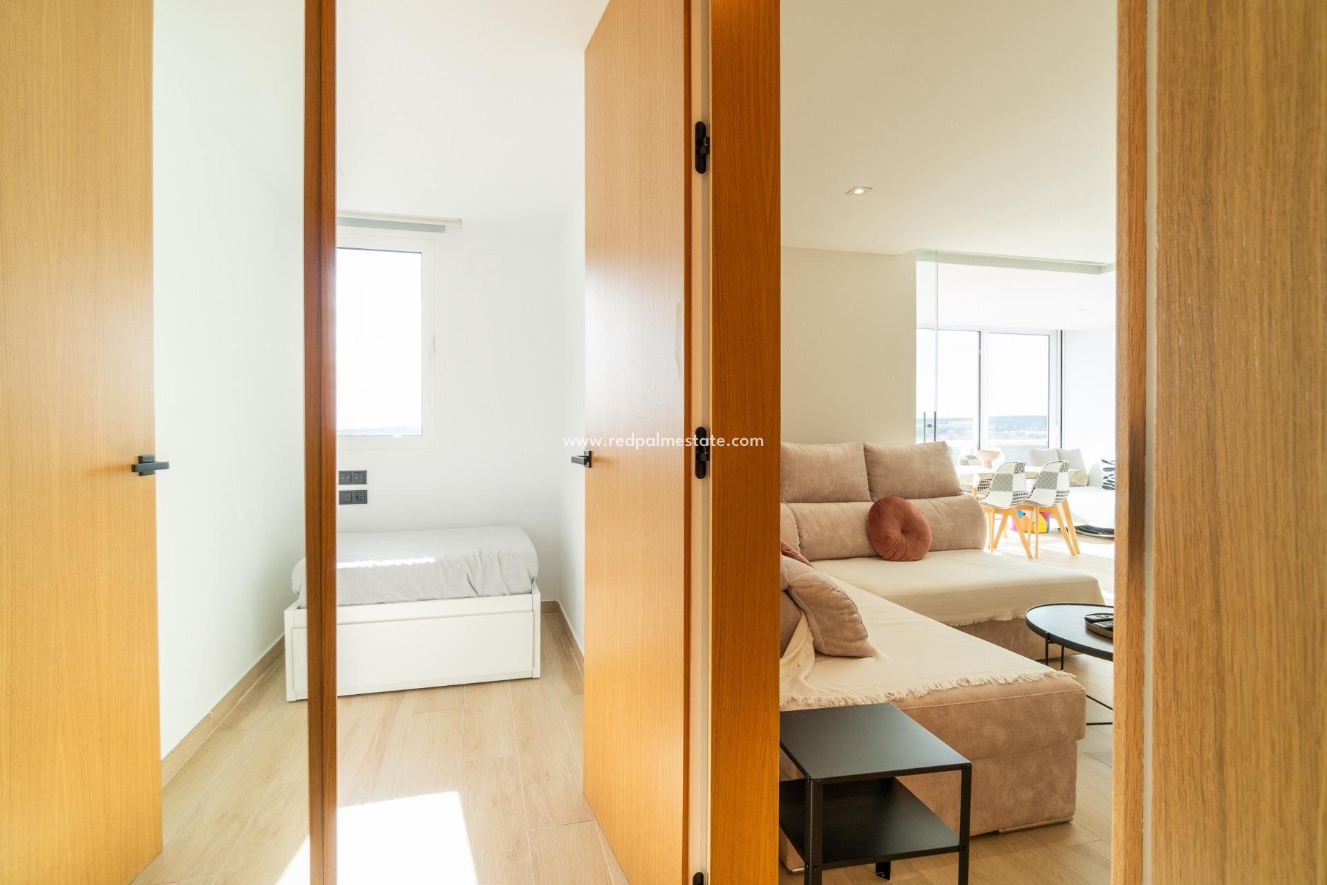 Reventa - Apartamento -
Guardamar del Segura - Puerto Deportivo