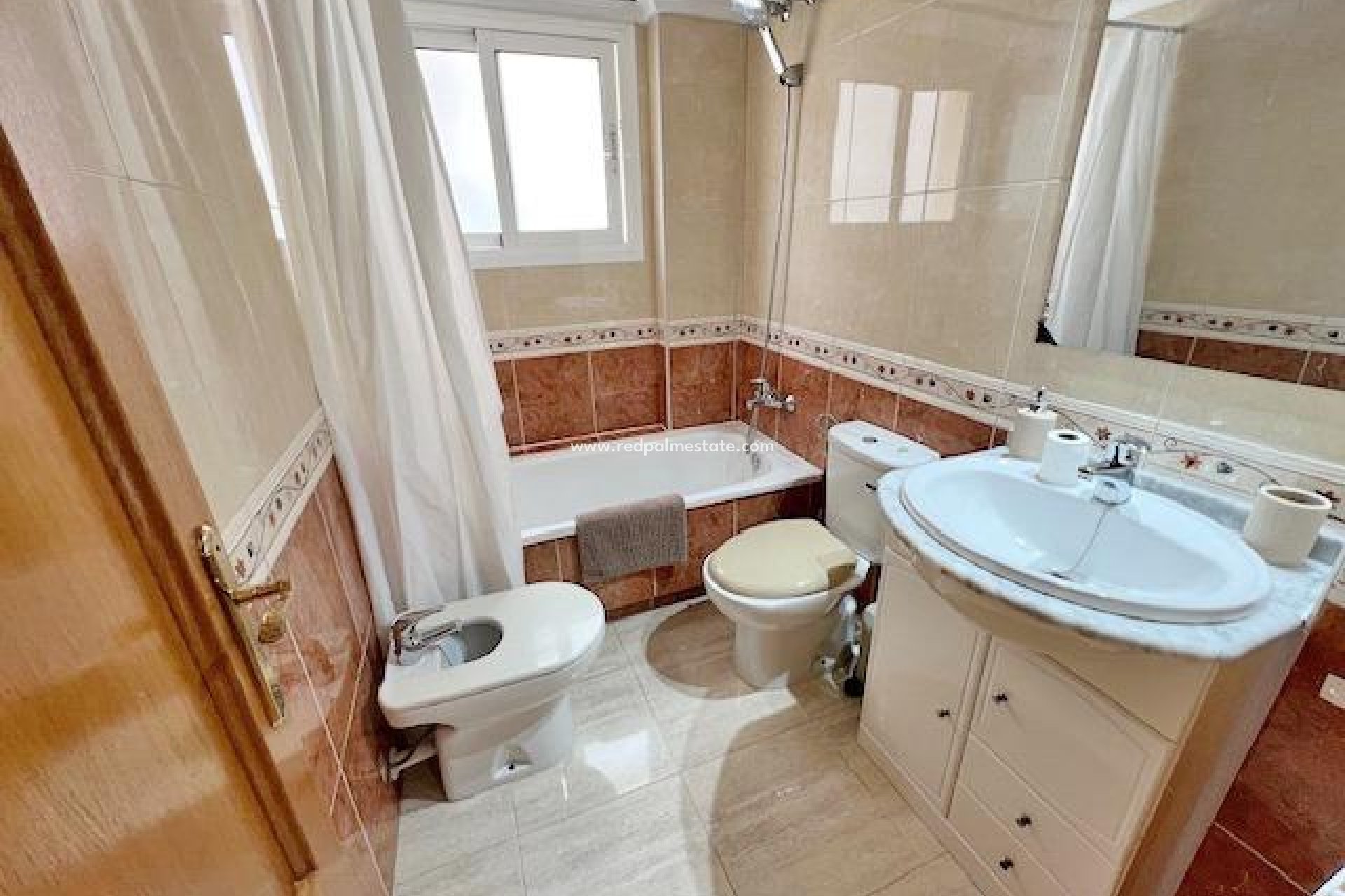 Reventa - Apartamento -
Guardamar del Segura - Puerto Deportivo