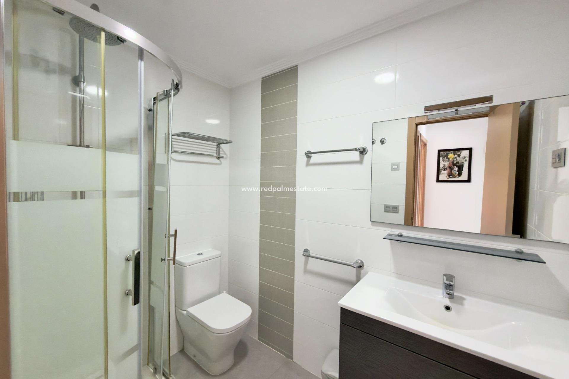 Reventa - Apartamento -
Guardamar del Segura - Urbanizaciones