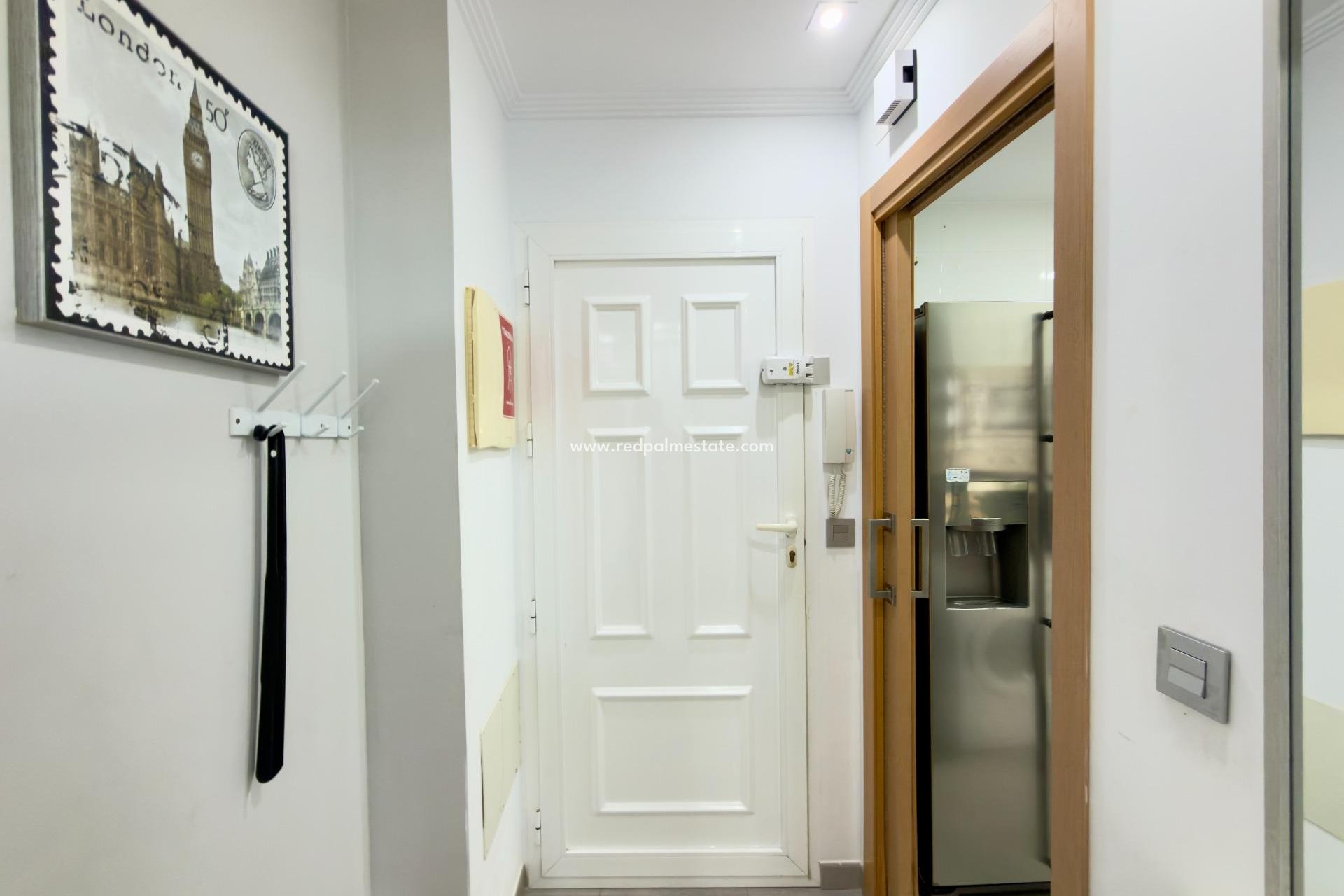 Reventa - Apartamento -
Guardamar del Segura - Urbanizaciones