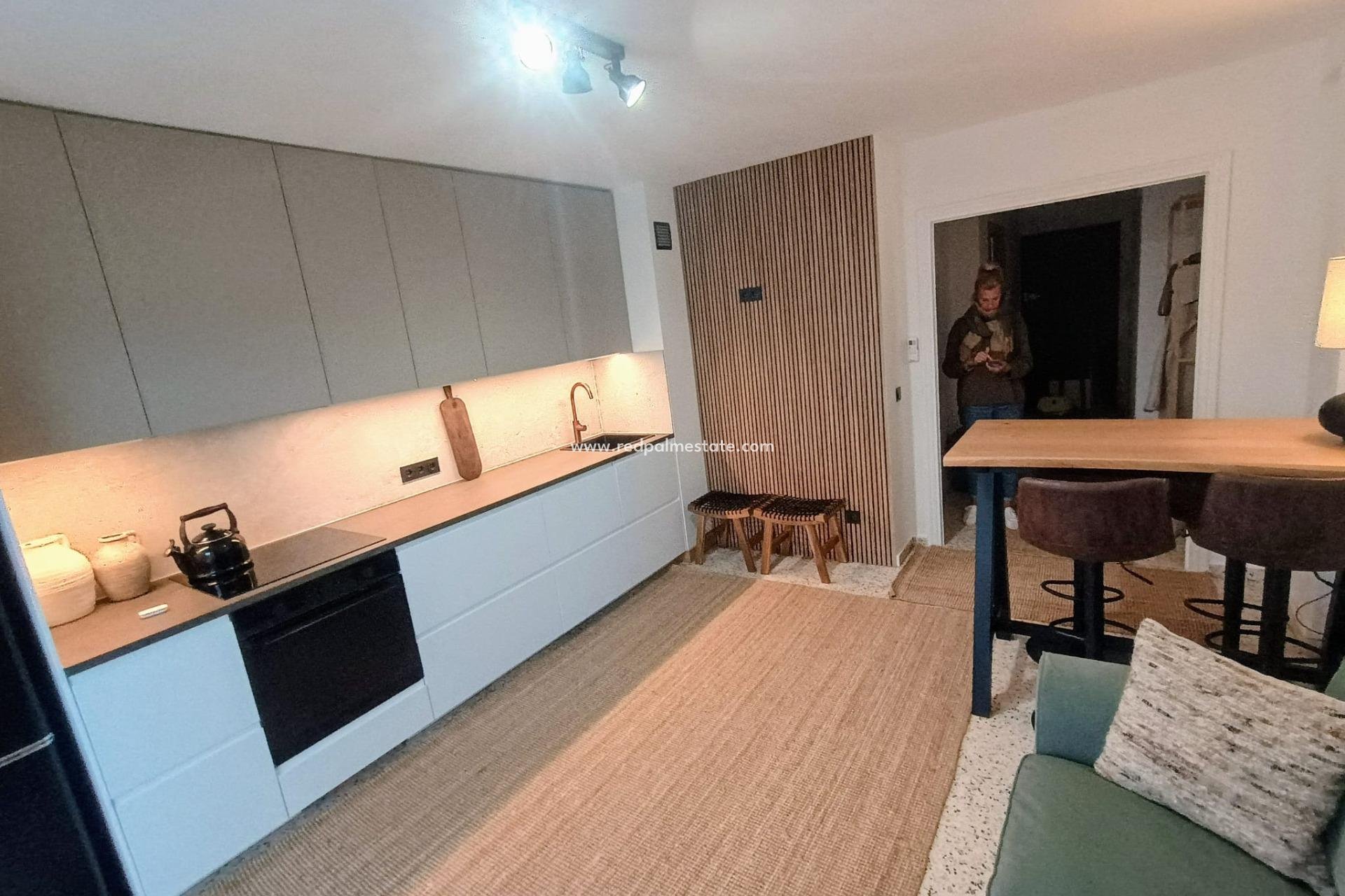 Reventa - Apartamento -
Guardamar del Segura - Urbanizaciones