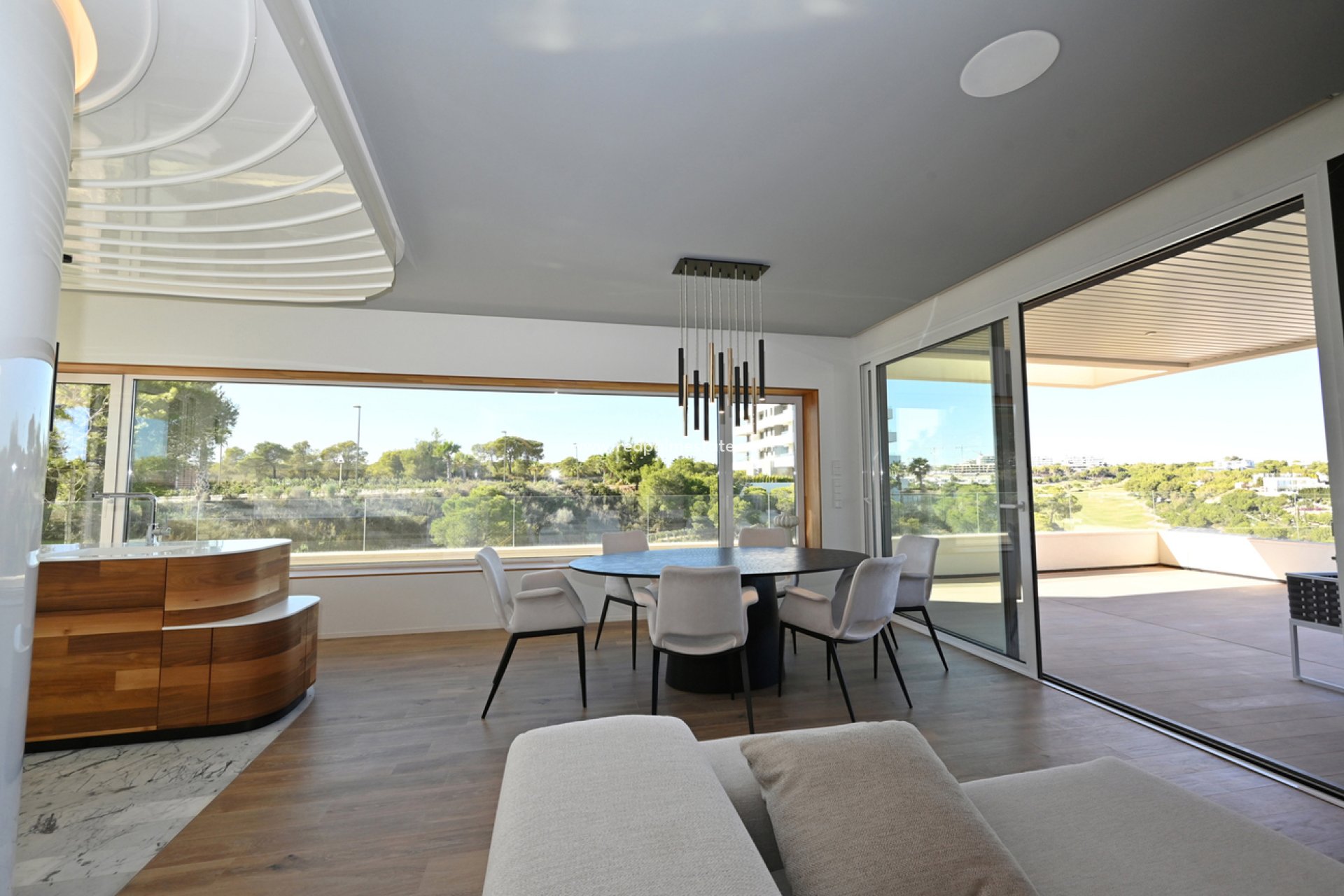 Reventa - Apartamento -
Las Colinas Golf