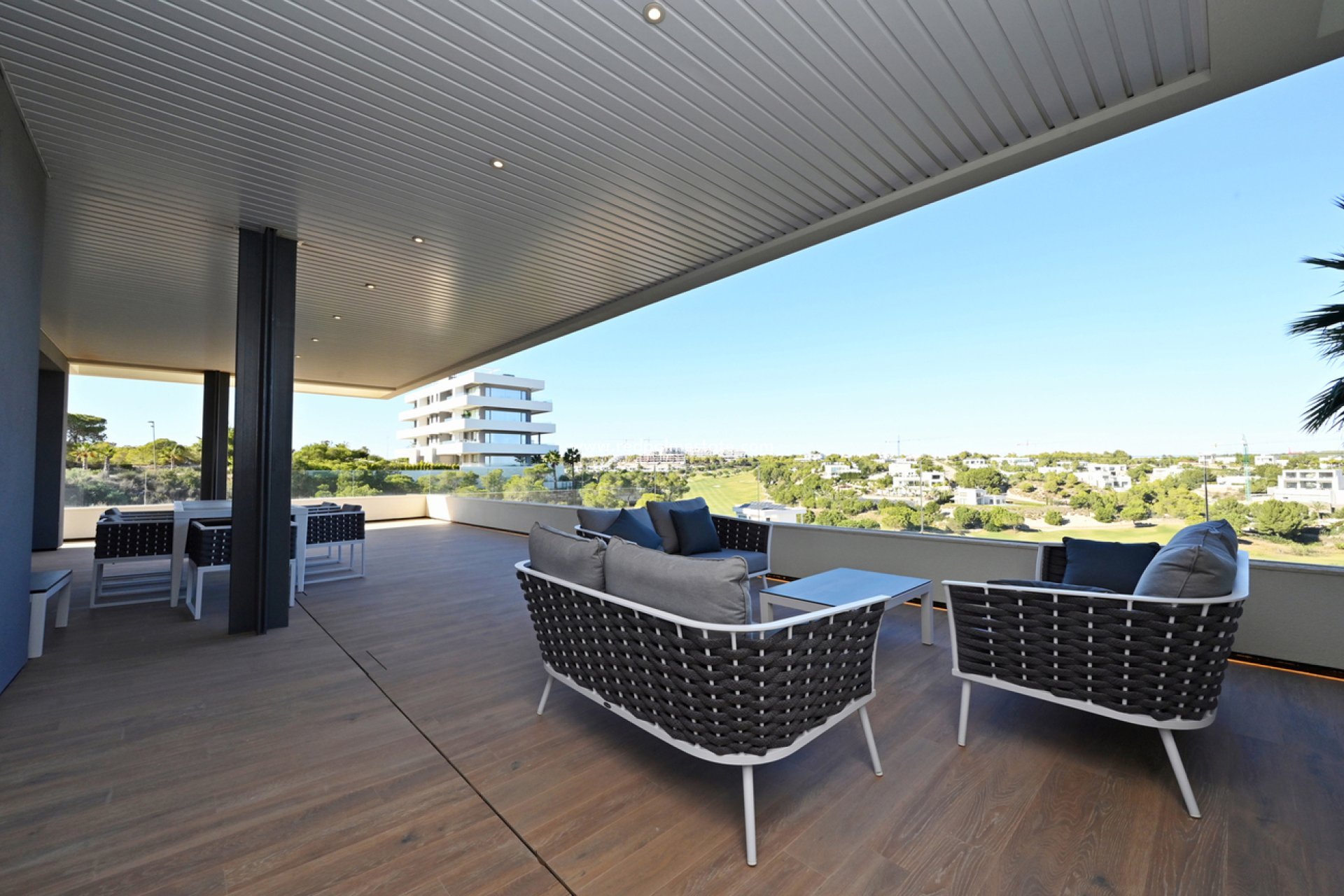 Reventa - Apartamento -
Las Colinas Golf