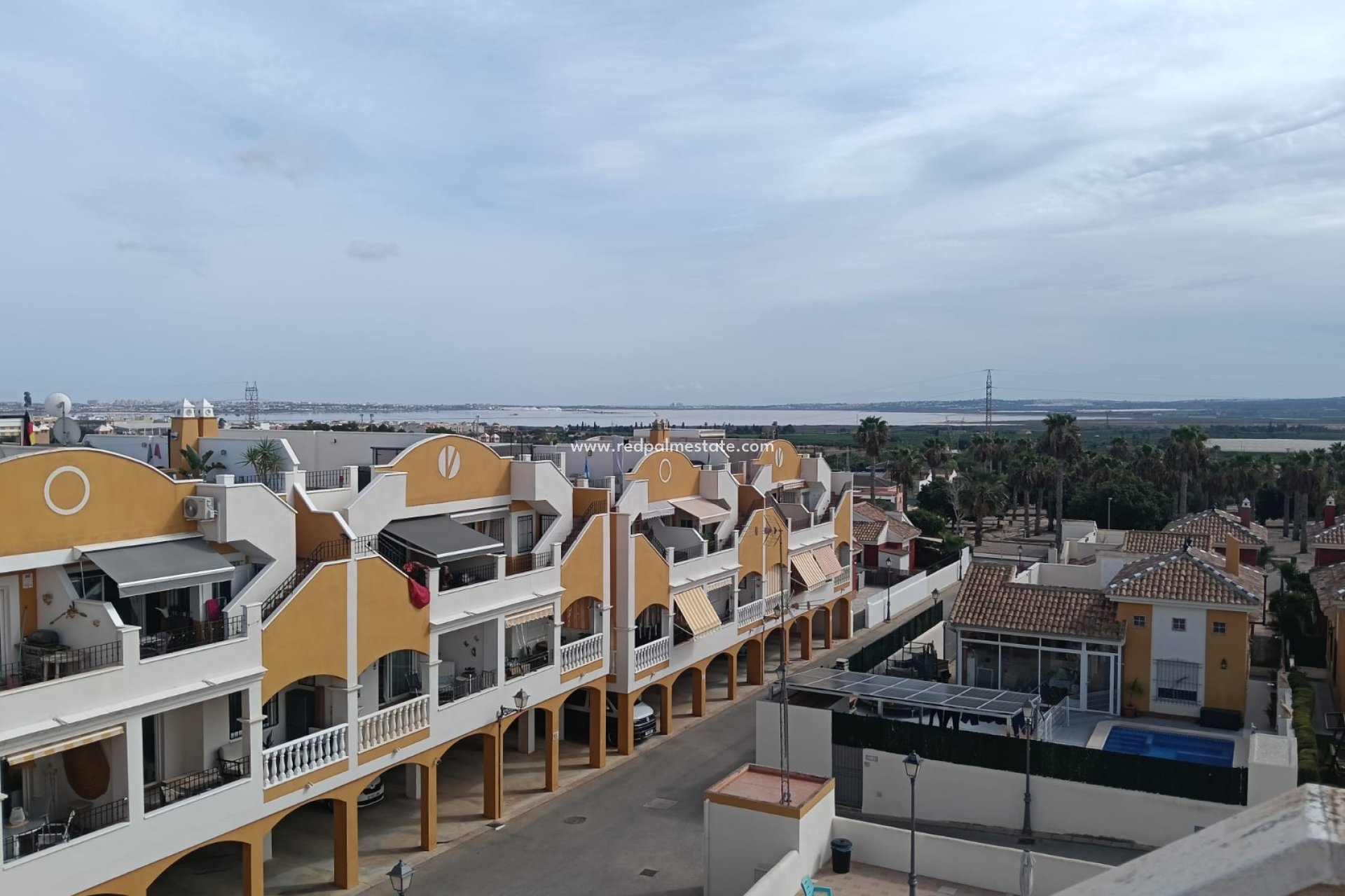 Reventa - Apartamento -
Montesinos - Urbanizacion montesol