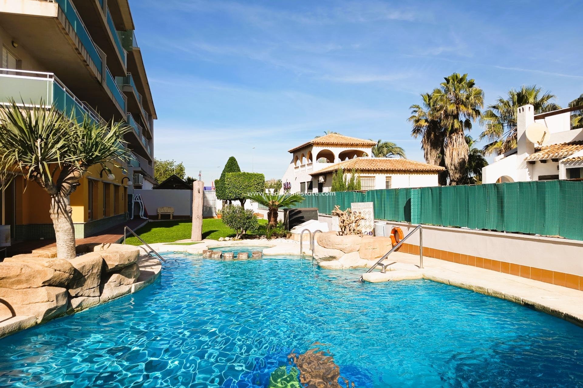 Reventa - Apartamento -
Orihuela Costa - Cabo Roig