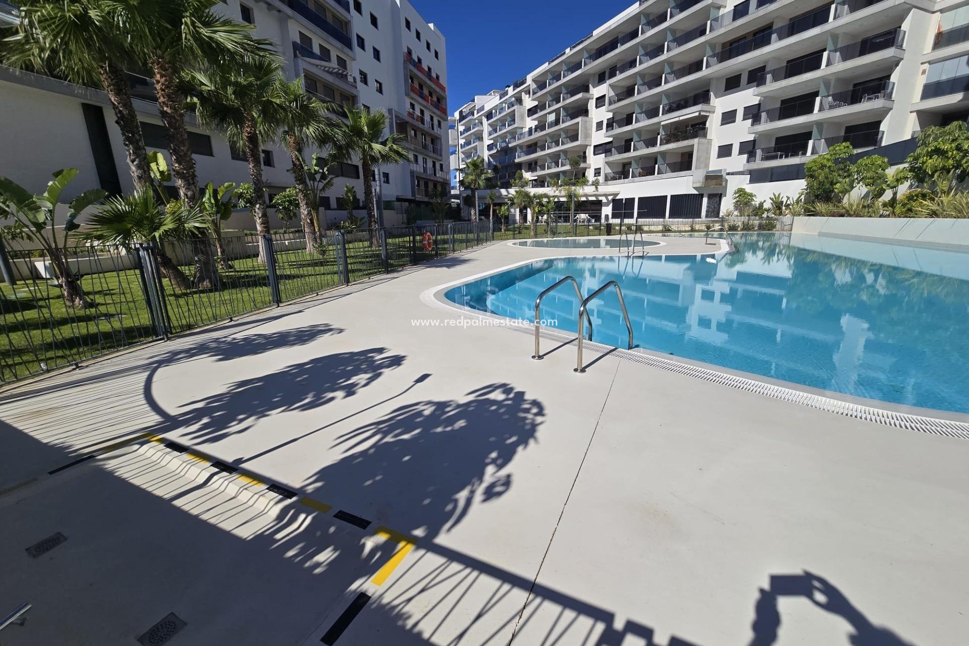 Reventa - Apartamento -
Orihuela Costa - Dehesa De Campoamor