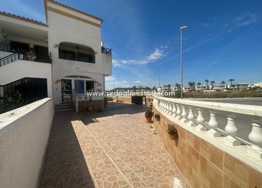 Reventa - Apartamento -
Orihuela Costa - Inland