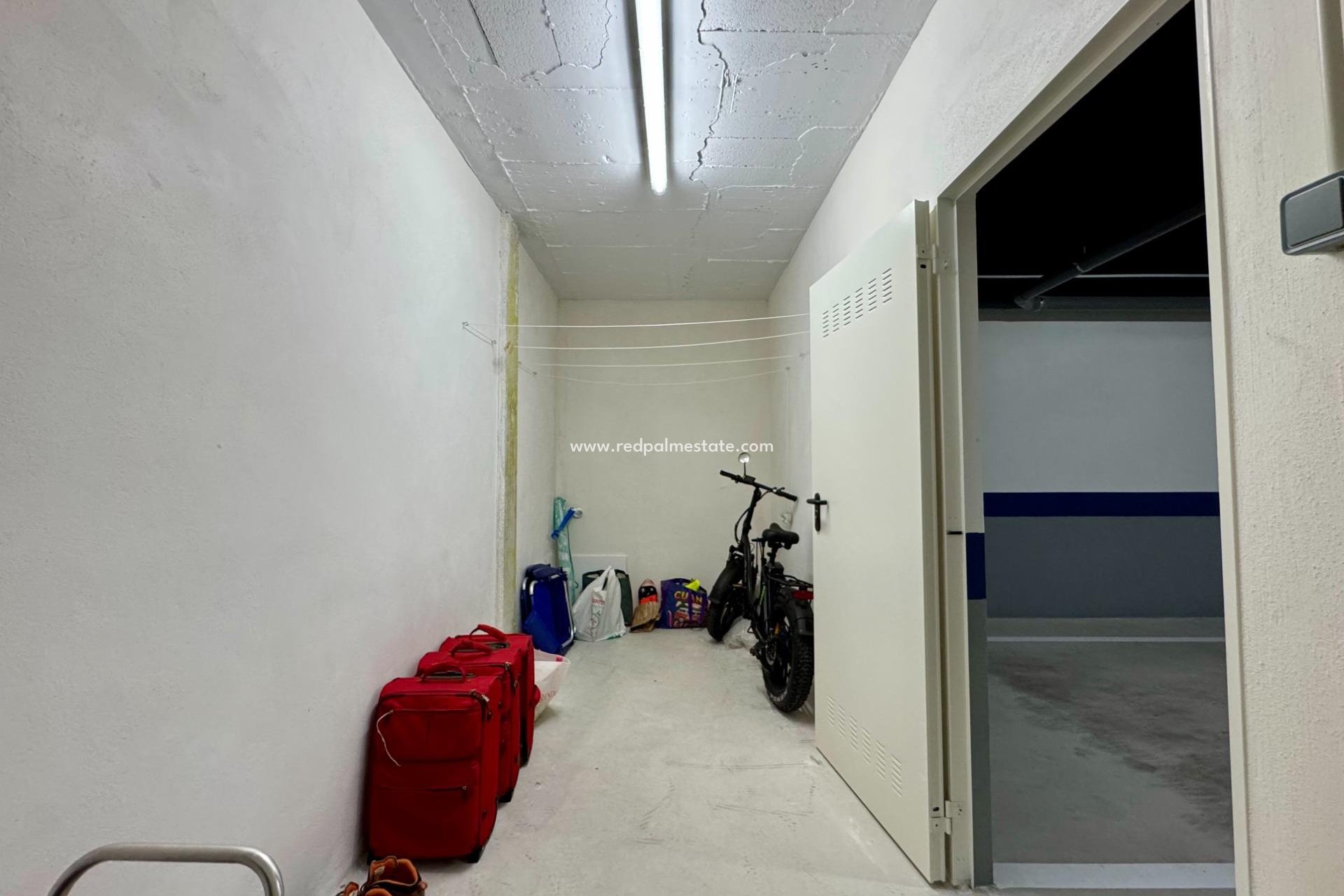 Reventa - Apartamento -
Orihuela Costa - Las Colinas Golf