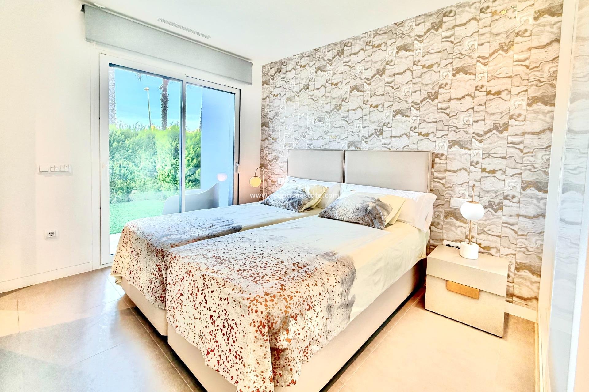 Reventa - Apartamento -
Orihuela Costa - Las Colinas Golf