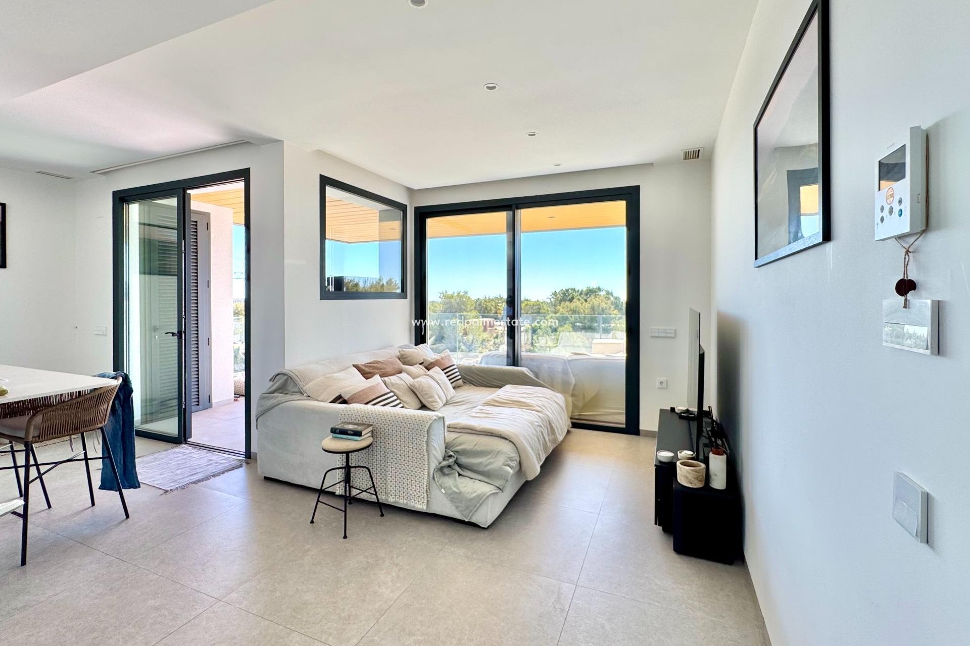 Reventa - Apartamento -
Orihuela Costa - Las Colinas Golf